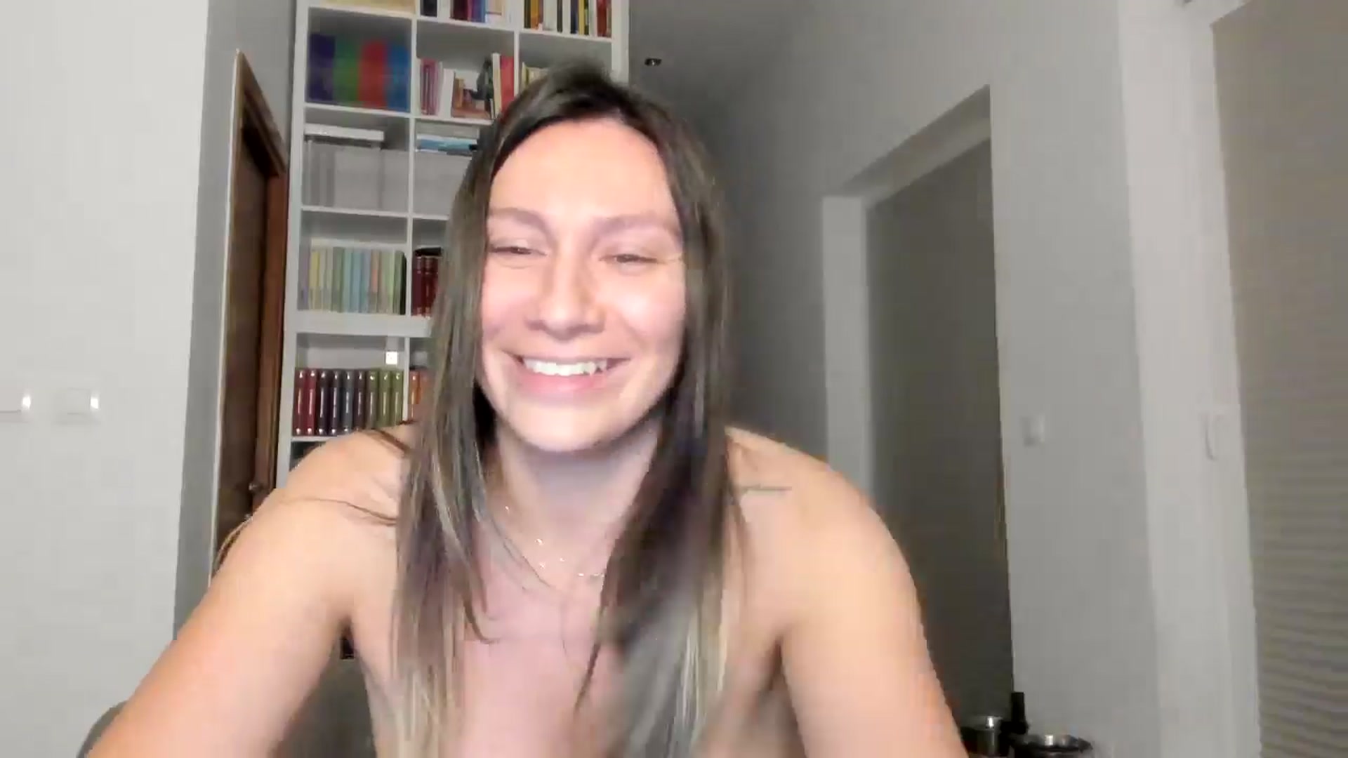 Gallery image thumbnail from ItsEvie's myfreecams stream on, 09/26/2025, 01:04 image 12 of 20