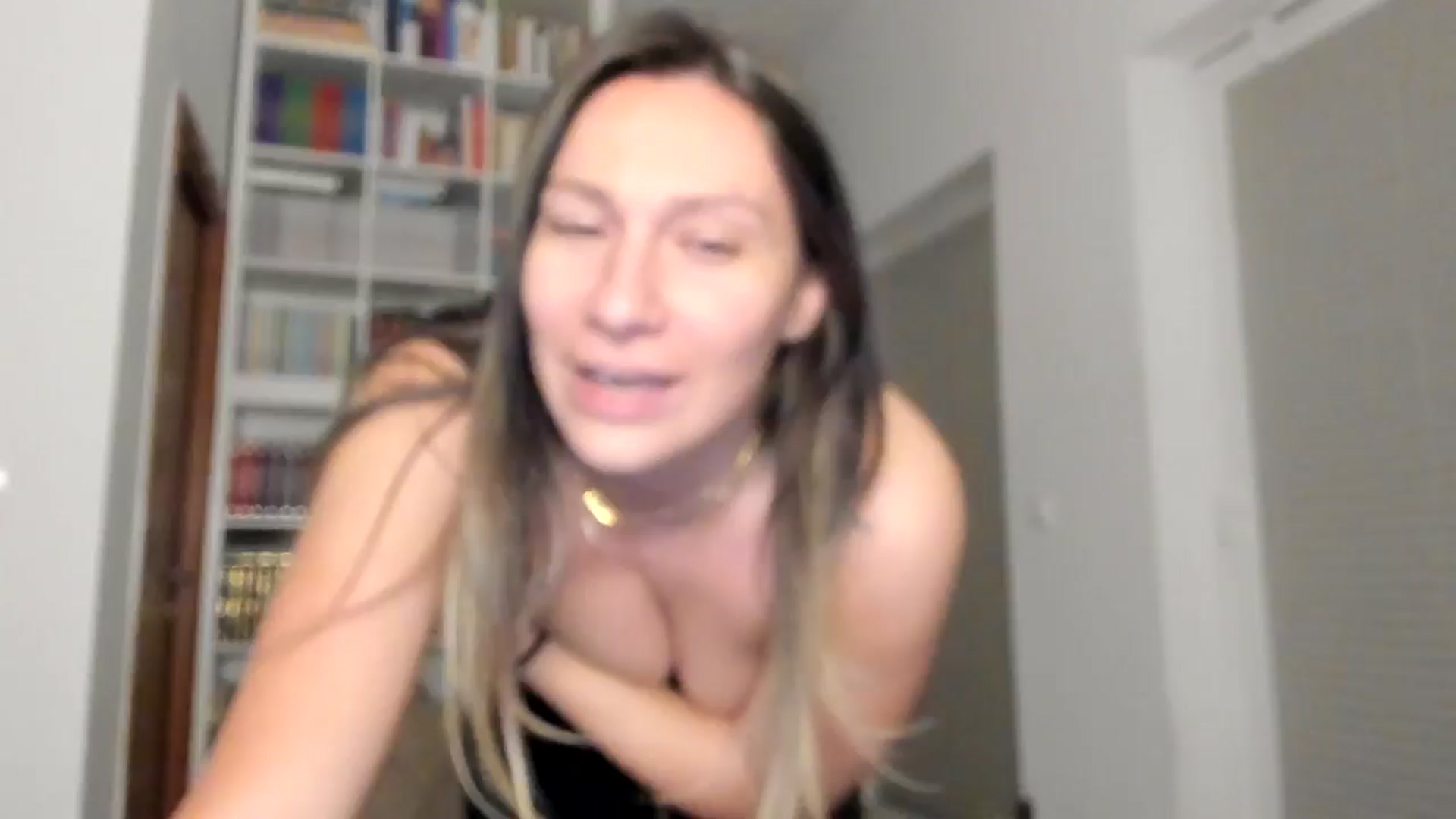 Gallery image thumbnail from ItsEvie's myfreecams stream on, 09/26/2025, 01:04 image 2 of 20