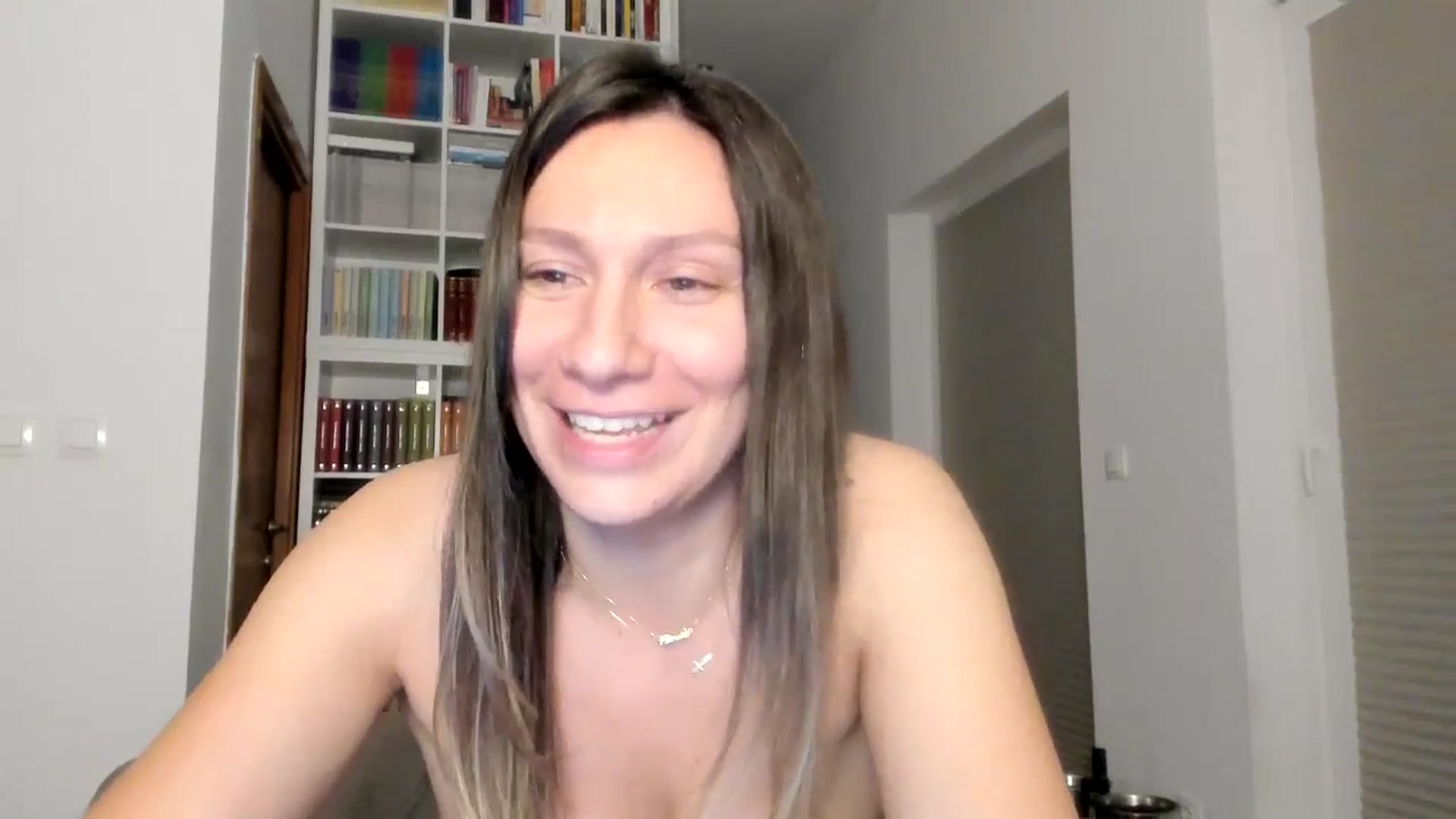 Gallery image thumbnail from ItsEvie's myfreecams stream on, 09/26/2025, 01:04 image 10 of 20
