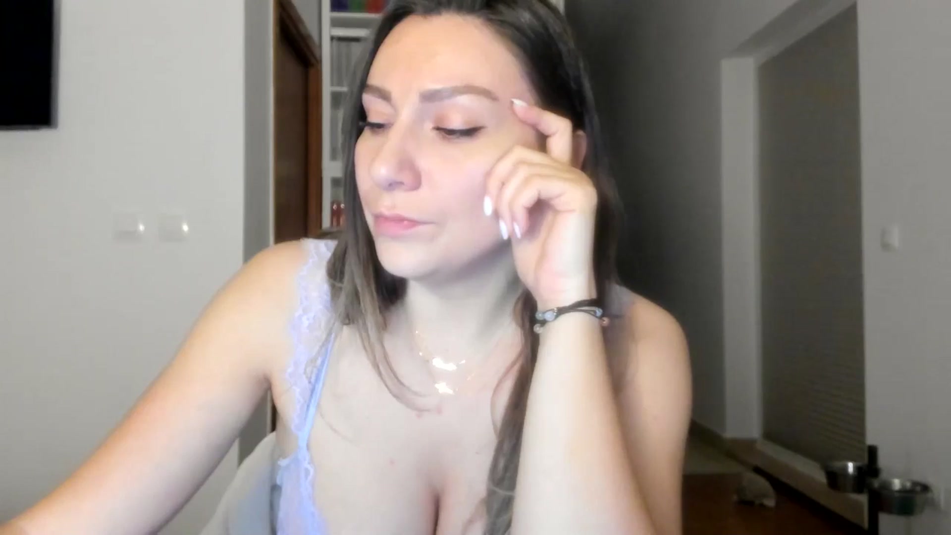Gallery image thumbnail from ItsEvie's myfreecams stream on, 10/05/2025, 01:02 image 4 of 20
