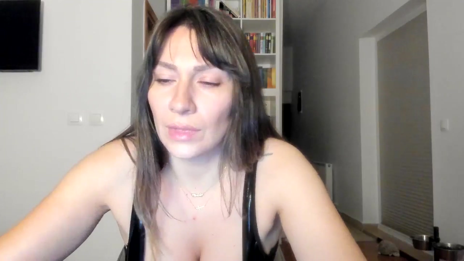 Gallery image thumbnail from ItsEvie's myfreecams stream on, 10/14/2025, 24:01 image 4 of 20