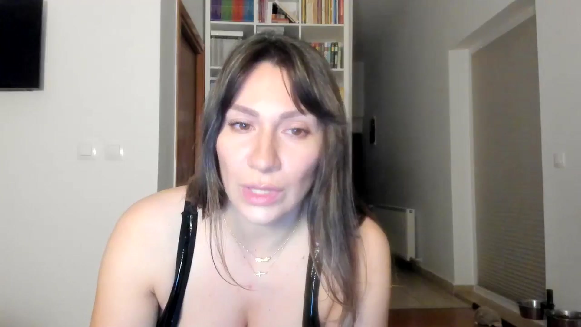 Gallery image thumbnail from ItsEvie's myfreecams stream on, 10/14/2025, 24:01 image 17 of 20