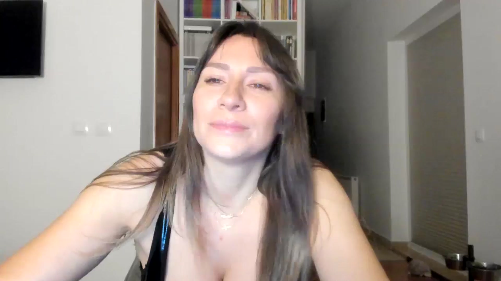 Gallery image thumbnail from ItsEvie's myfreecams stream on, 10/14/2025, 24:01 image 8 of 20