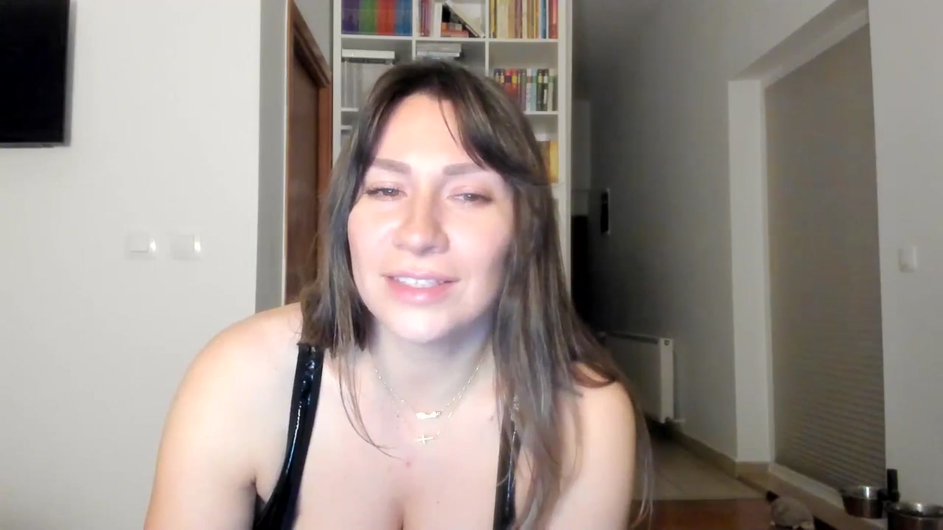 Gallery image thumbnail from ItsEvie's myfreecams stream on, 10/14/2025, 24:01 image 18 of 20