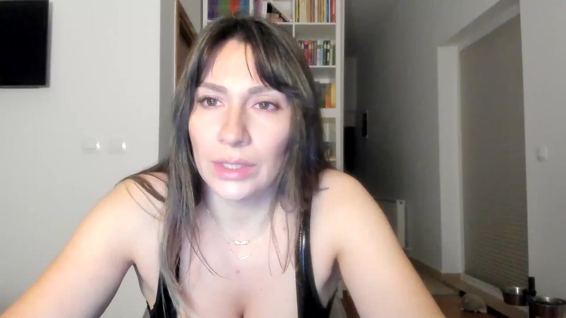 Gallery image thumbnail from ItsEvie's myfreecams stream on, 10/14/2025, 24:01 image 3 of 20