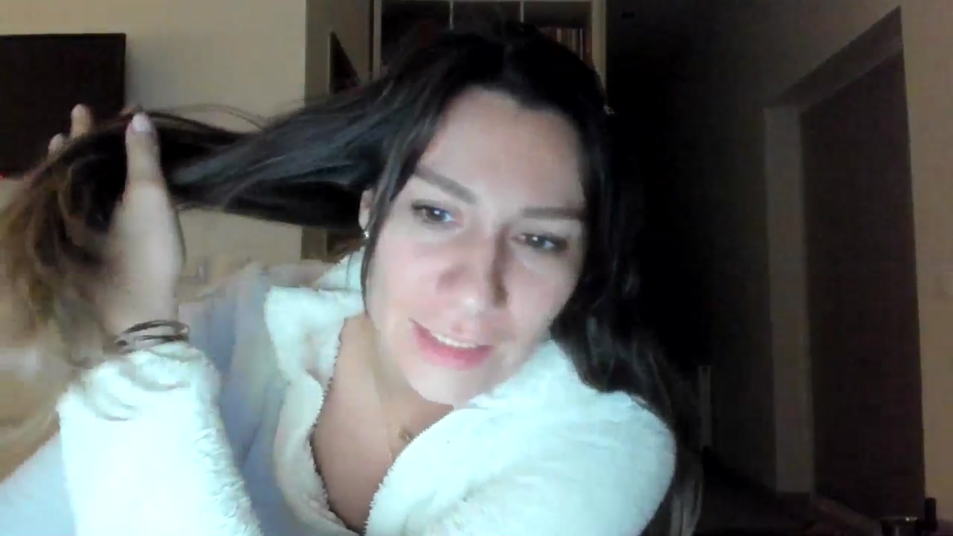 Gallery image thumbnail from ItsEvie's myfreecams stream on, 10/16/2025, 22:26 image 17 of 20