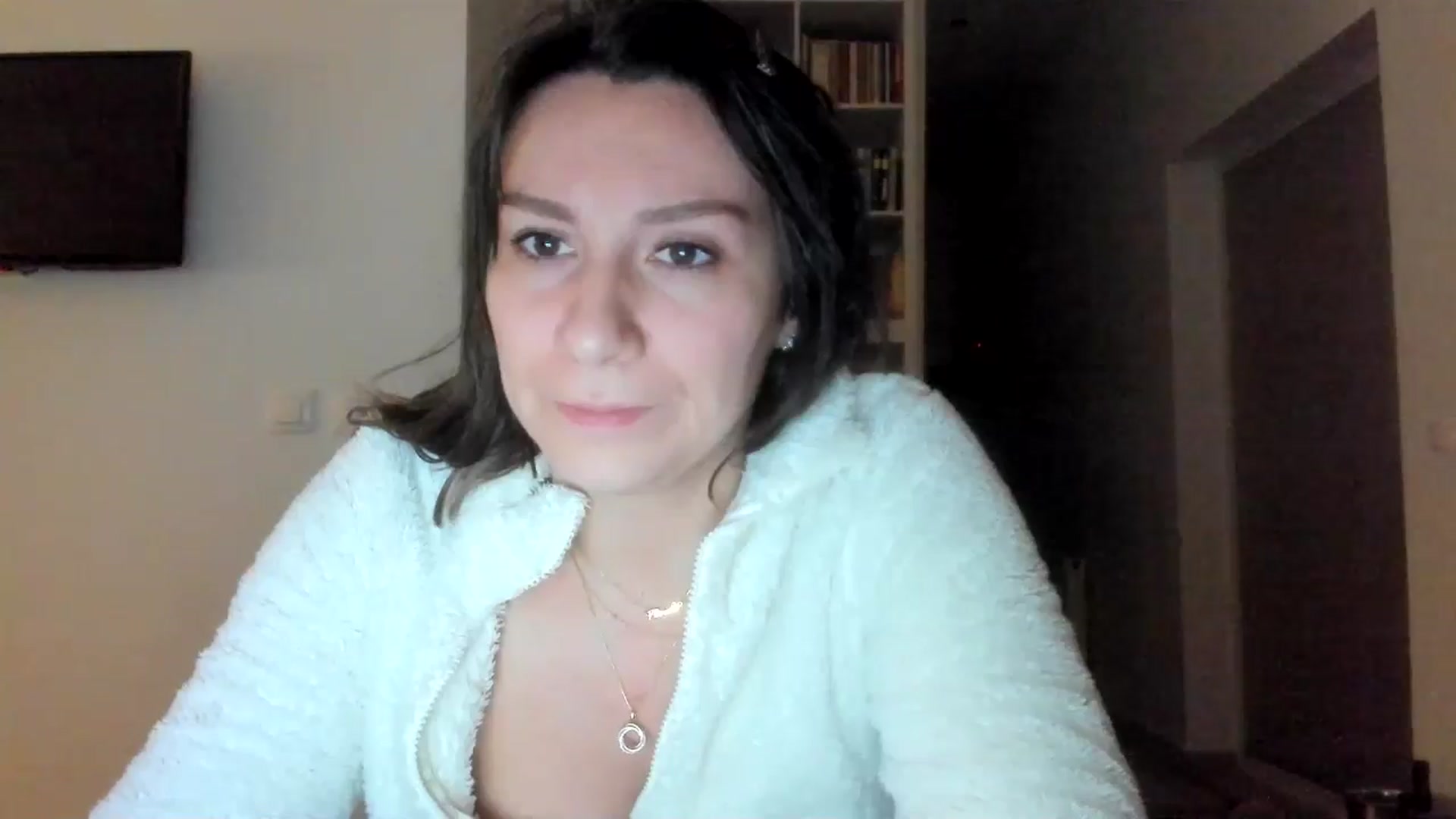 Gallery image thumbnail from ItsEvie's myfreecams stream on, 10/16/2025, 22:26 image 5 of 20