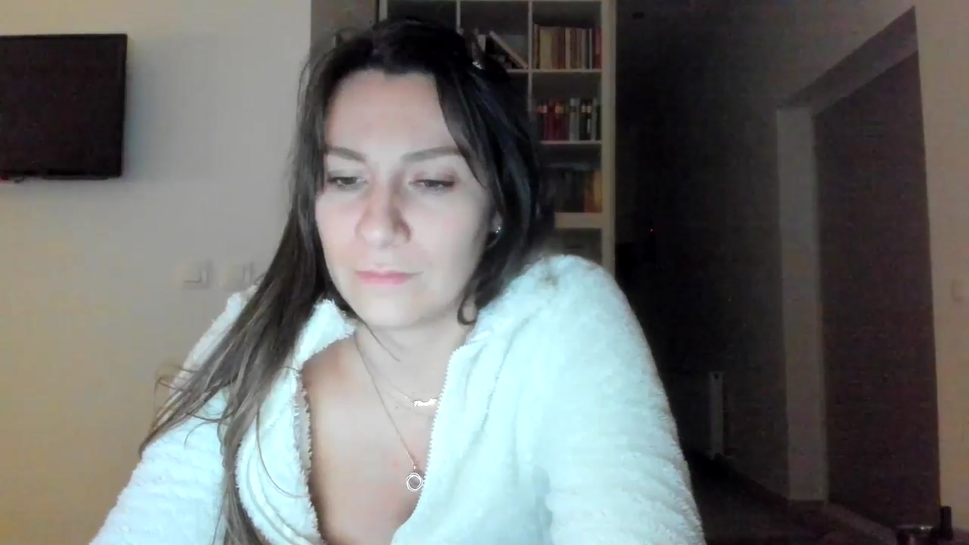 Gallery image thumbnail from ItsEvie's myfreecams stream on, 10/16/2025, 22:26 image 13 of 20