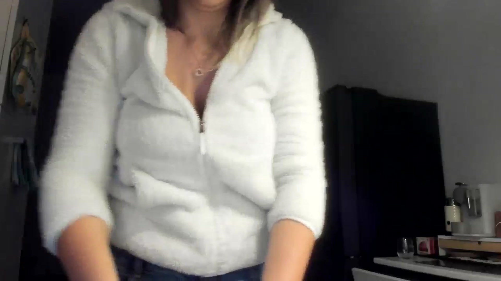 Gallery image thumbnail from ItsEvie's myfreecams stream on, 10/17/2025, 24:23 image 3 of 20