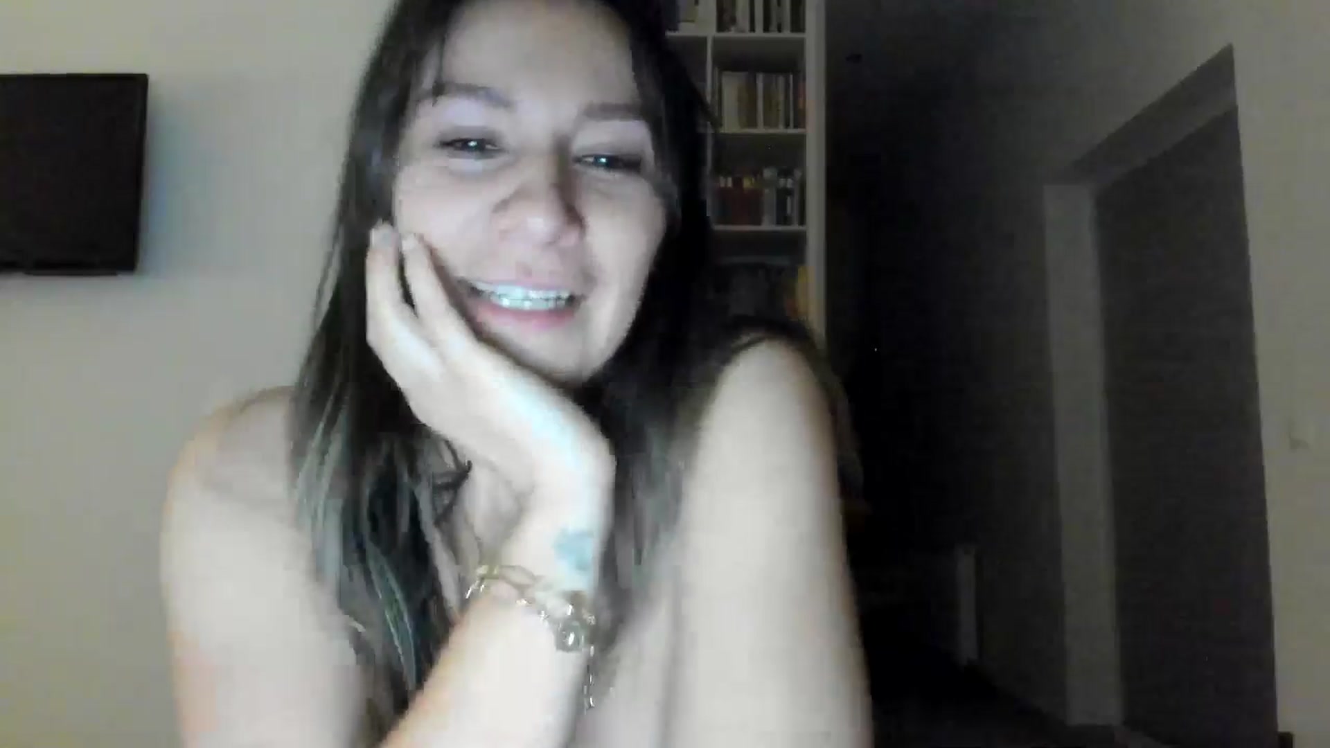 Gallery image thumbnail from ItsEvie's myfreecams stream on, 10/17/2025, 24:23 image 18 of 20