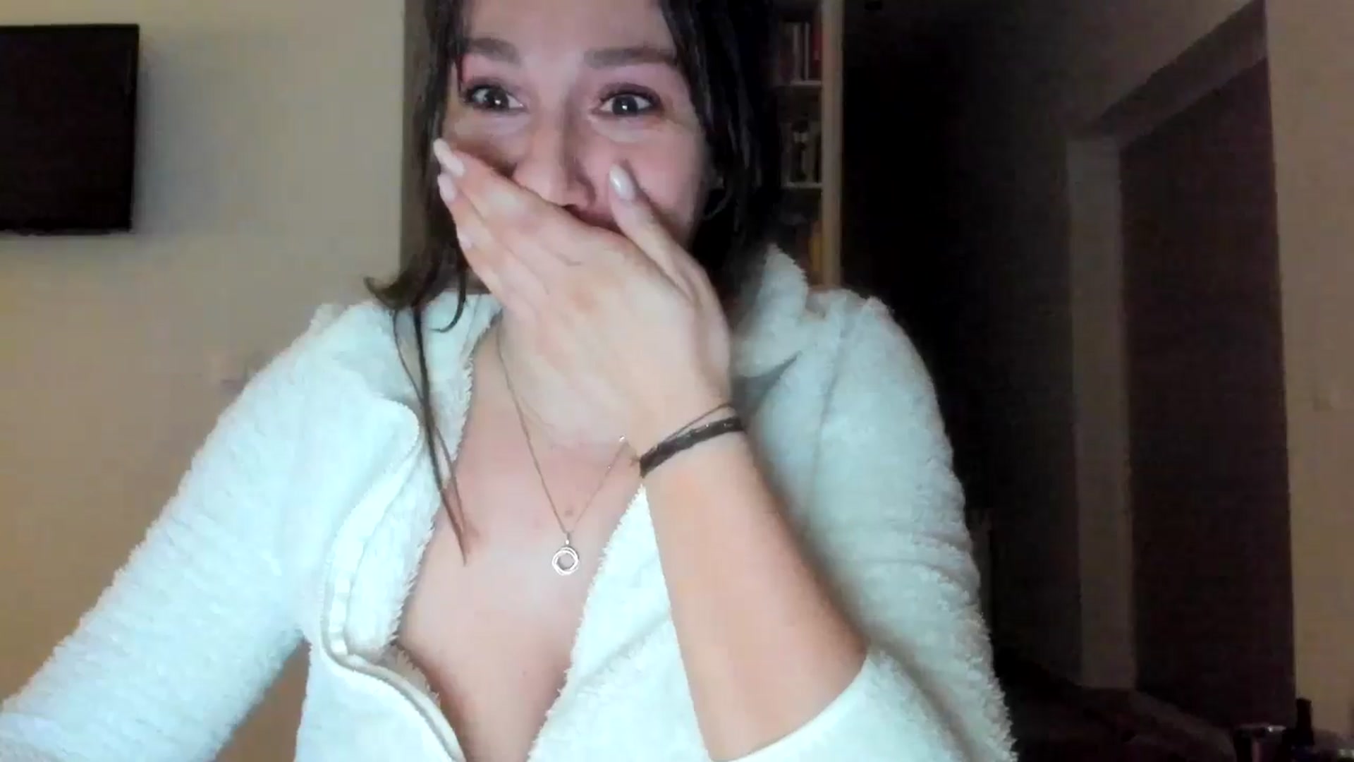 Gallery image thumbnail from ItsEvie's myfreecams stream on, 10/17/2025, 24:23 image 17 of 20
