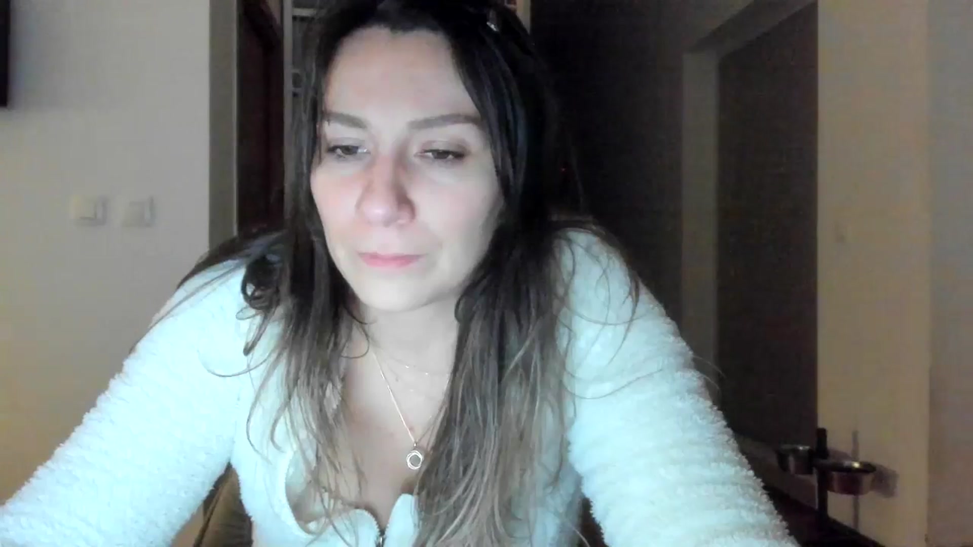 Gallery image thumbnail from ItsEvie's myfreecams stream on, 10/17/2025, 24:23 image 10 of 20
