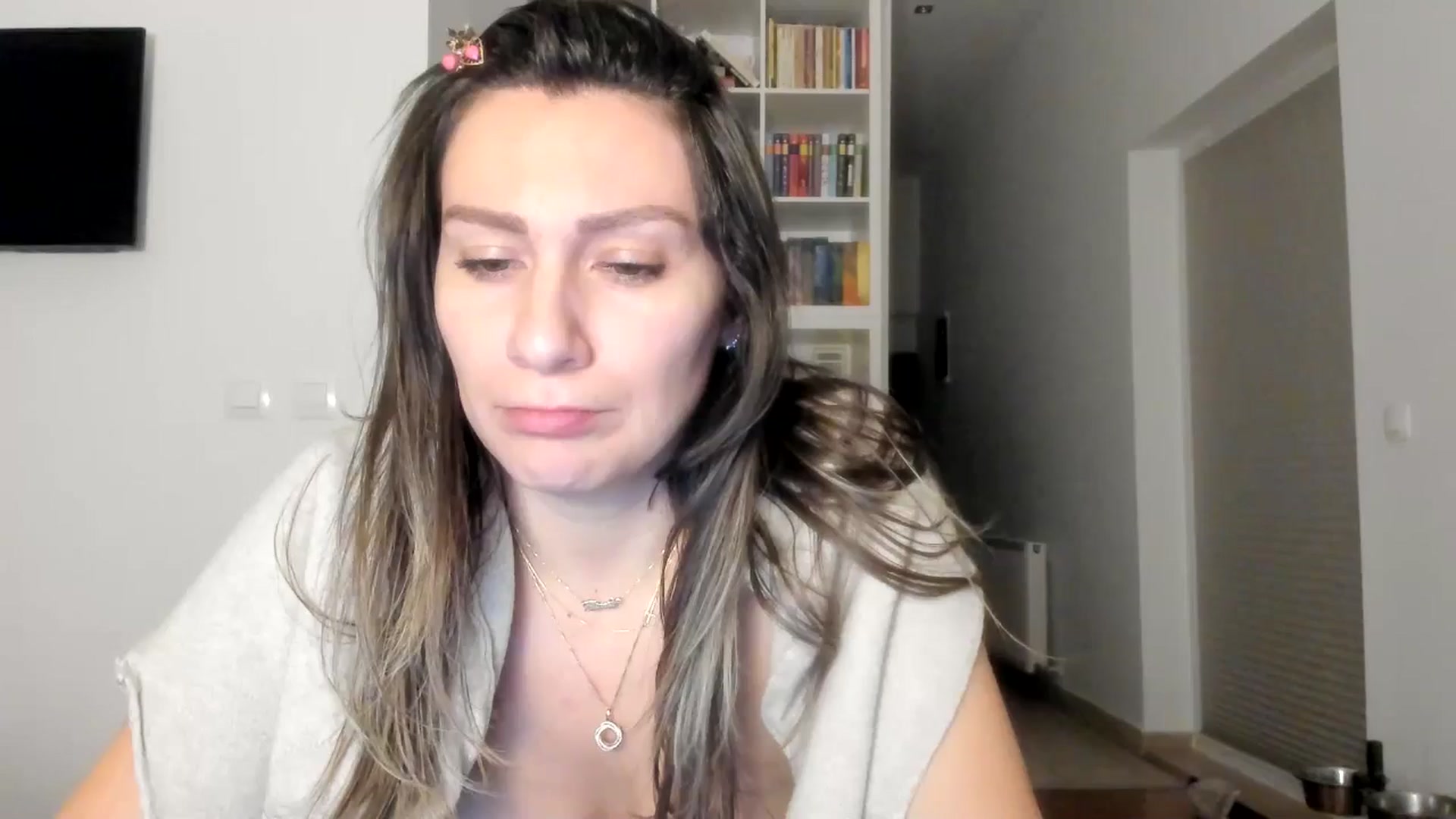 Gallery image thumbnail from ItsEvie's myfreecams stream on, 10/18/2025, 24:01 image 3 of 20