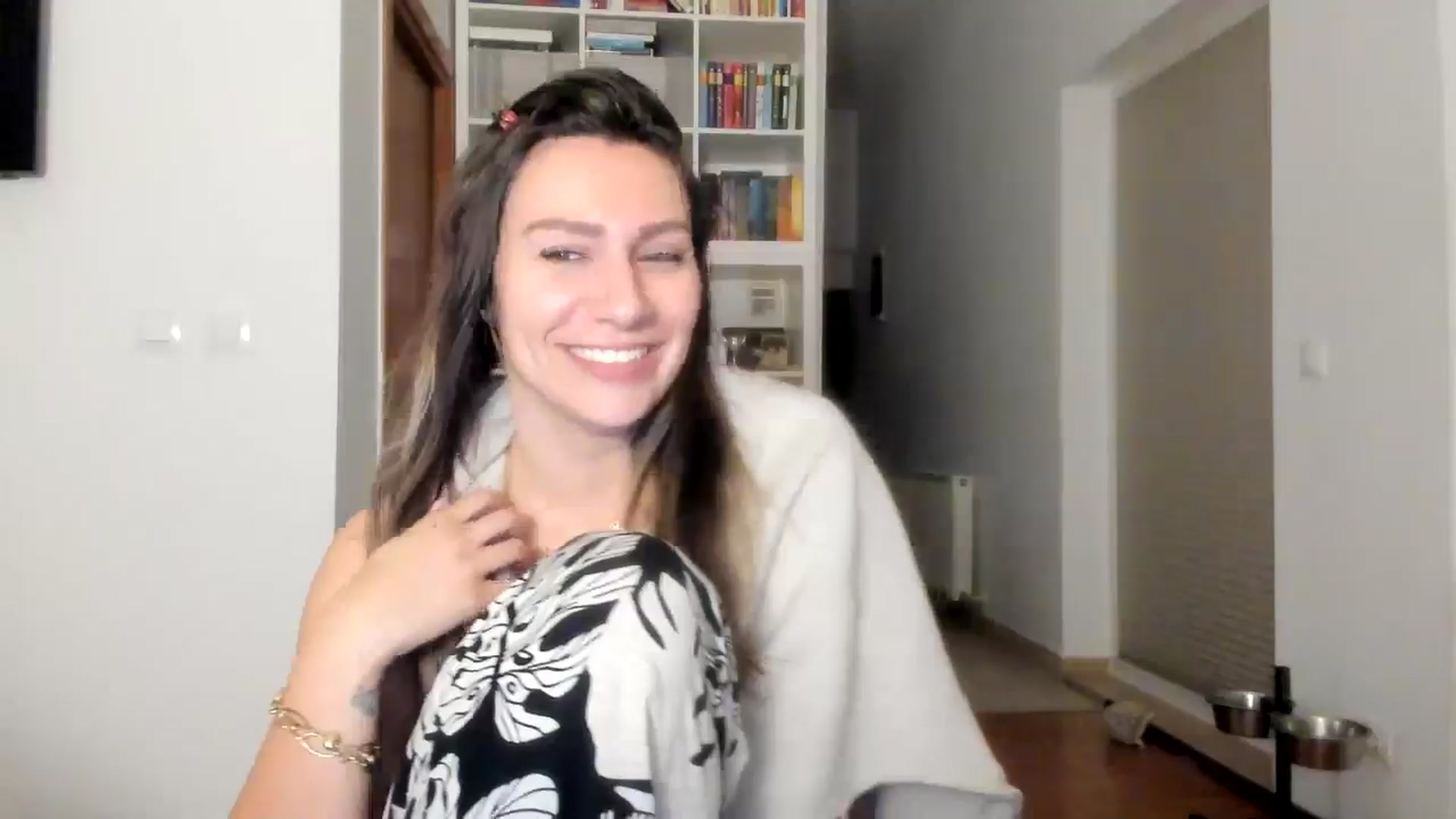 Gallery image thumbnail from ItsEvie's myfreecams stream on, 10/18/2025, 24:01 image 17 of 20