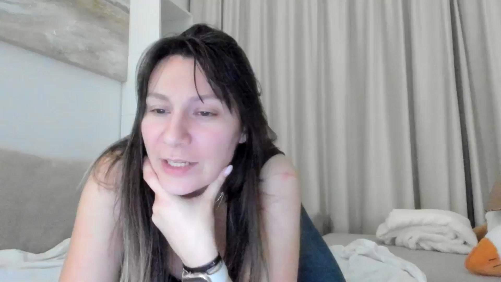 Gallery image thumbnail from ItsEvie's myfreecams stream on, 11/06/2025, 01:38 image 6 of 20