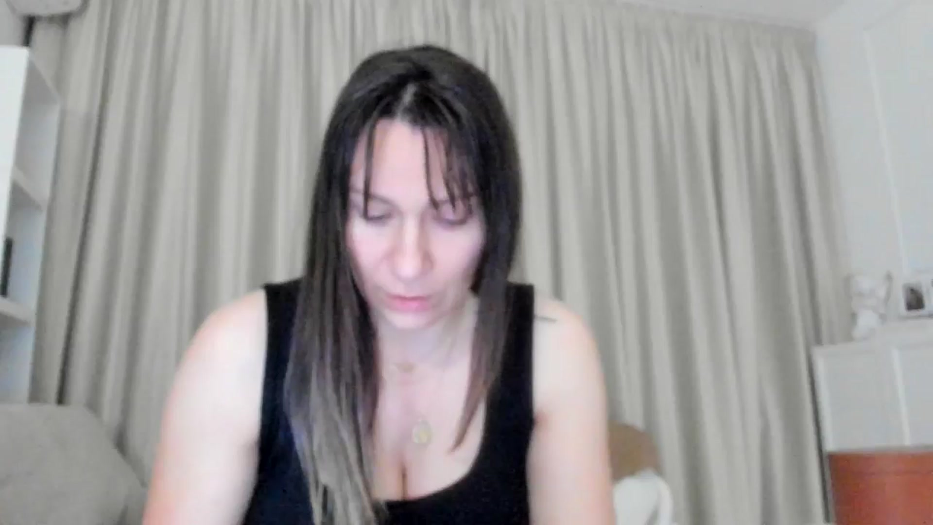 Gallery image thumbnail from ItsEvie's myfreecams stream on, 11/06/2025, 01:38 image 18 of 20