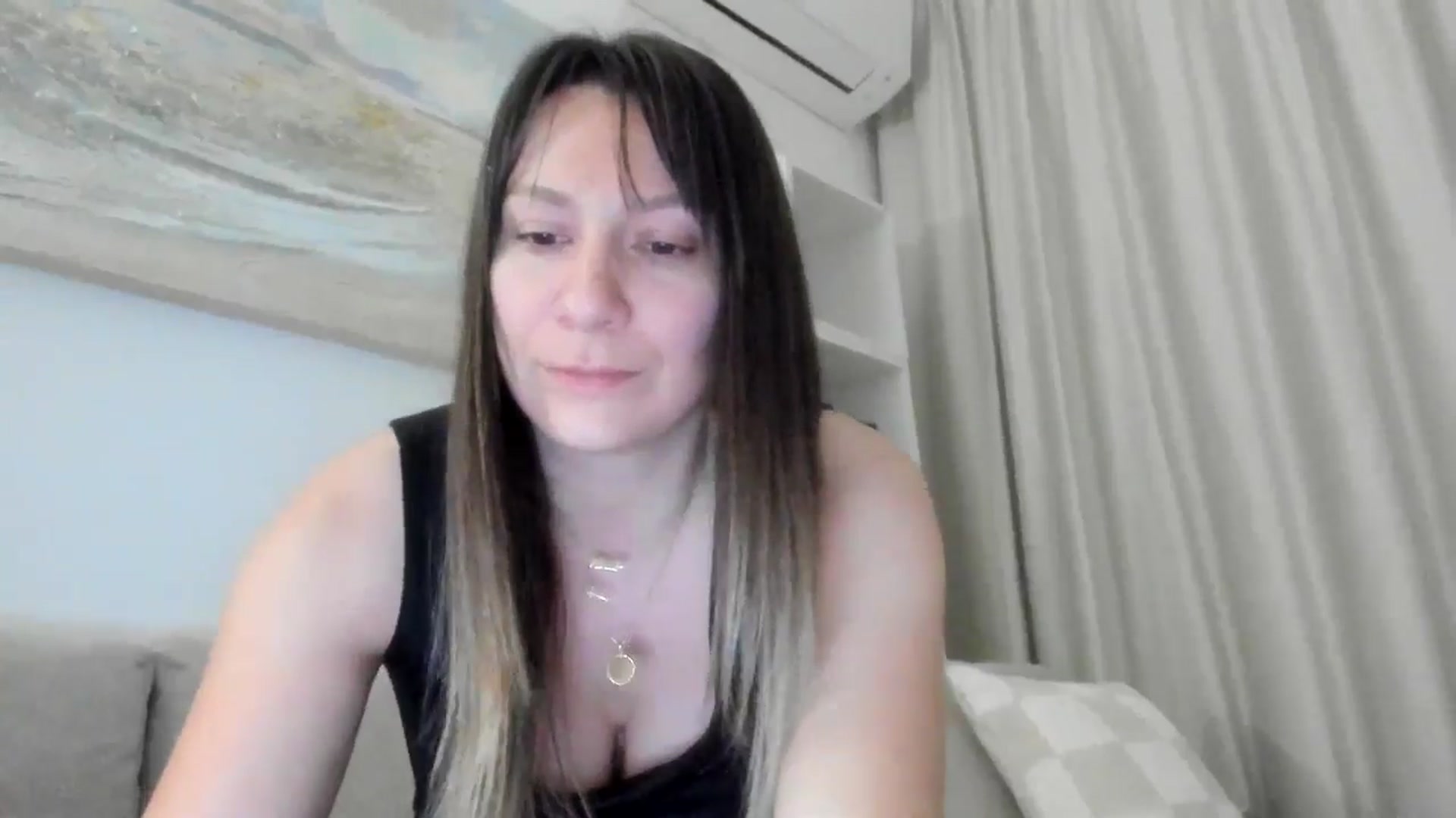 Gallery image thumbnail from ItsEvie's myfreecams stream on, 11/06/2025, 01:38 image 2 of 20