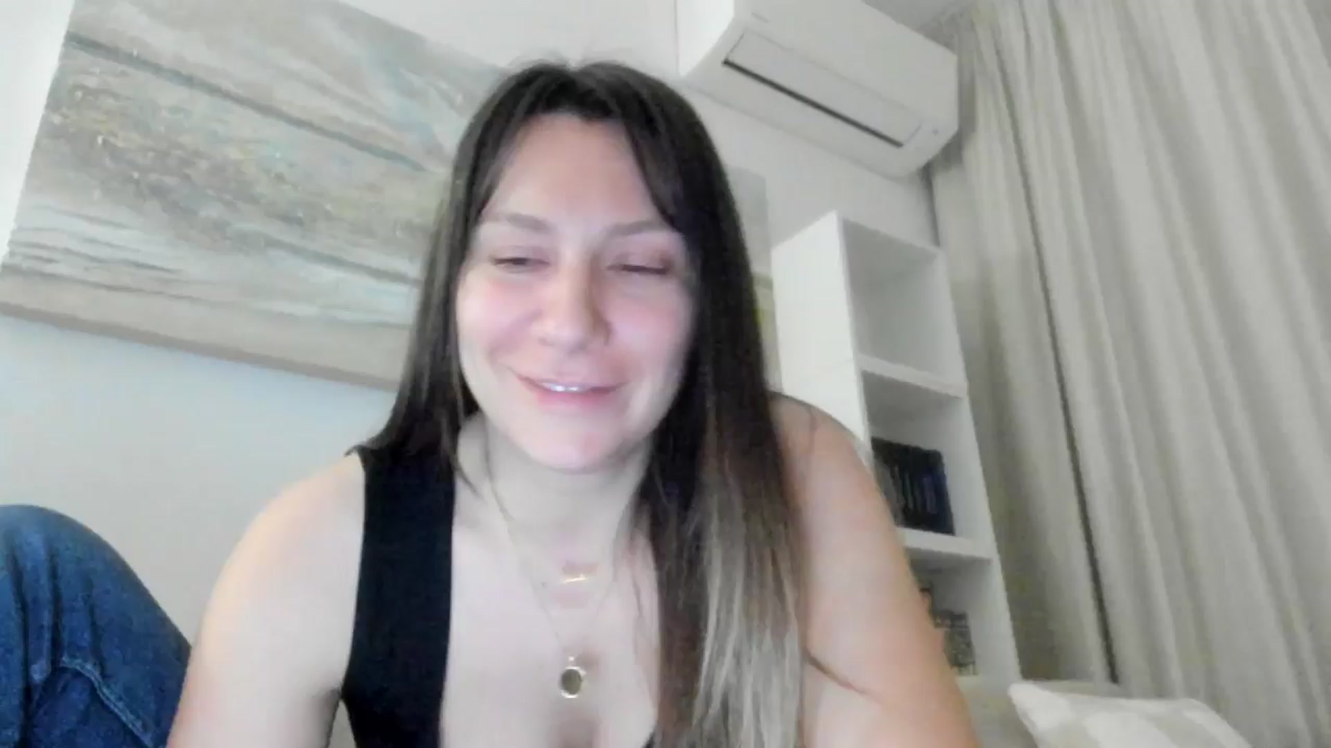 Gallery image thumbnail from ItsEvie's myfreecams stream on, 11/06/2025, 01:38 image 1 of 20
