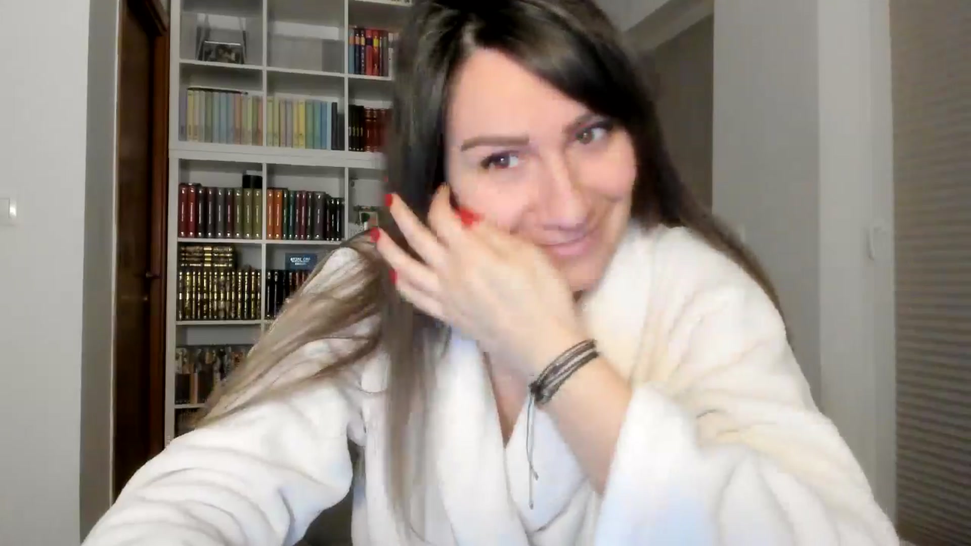 Gallery image thumbnail from ItsEvie's myfreecams stream on, 11/18/2025, 24:12 image 12 of 20