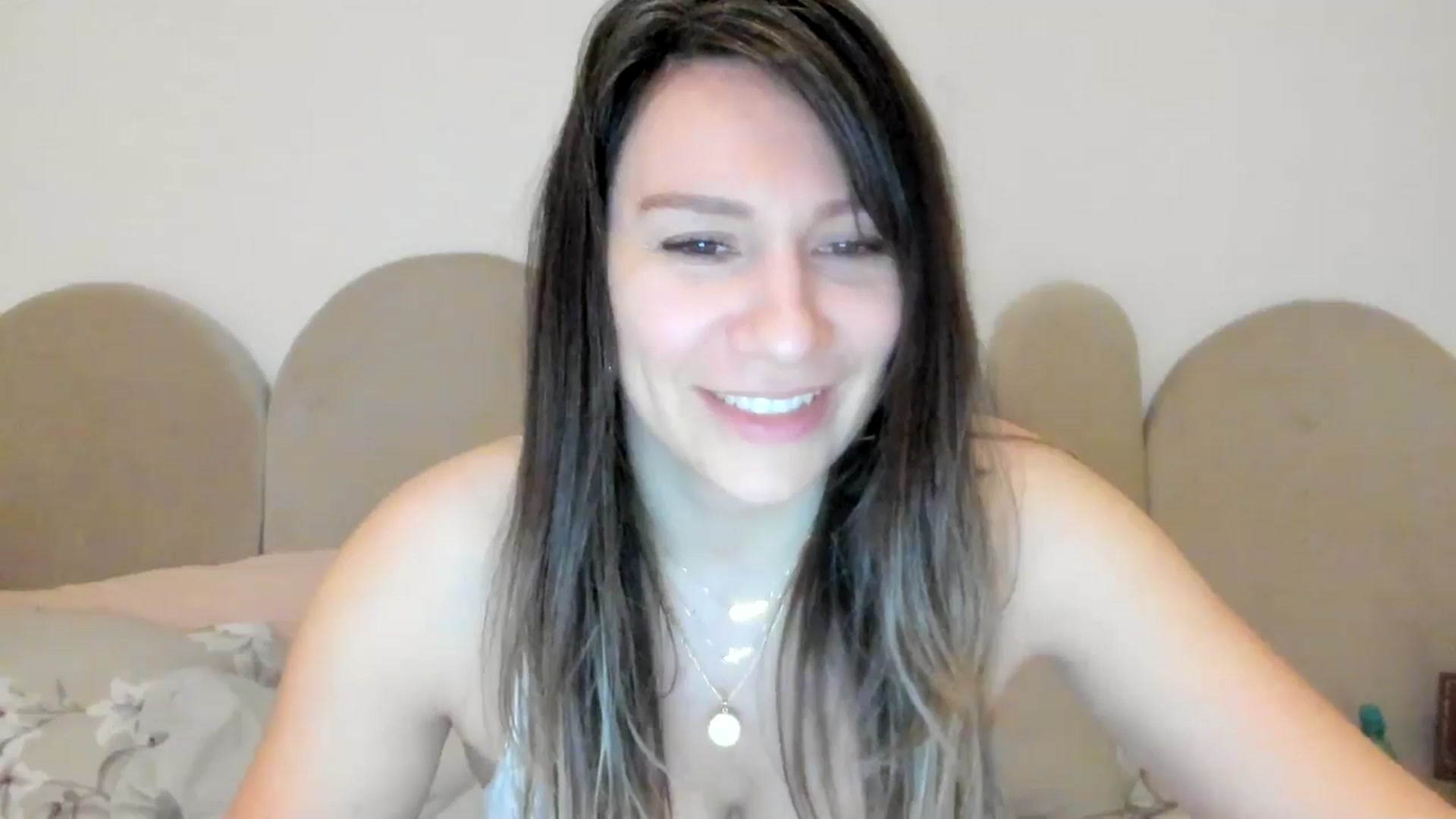 Gallery image thumbnail from ItsEvie's myfreecams stream on, 11/19/2025, 21:44 image 4 of 20