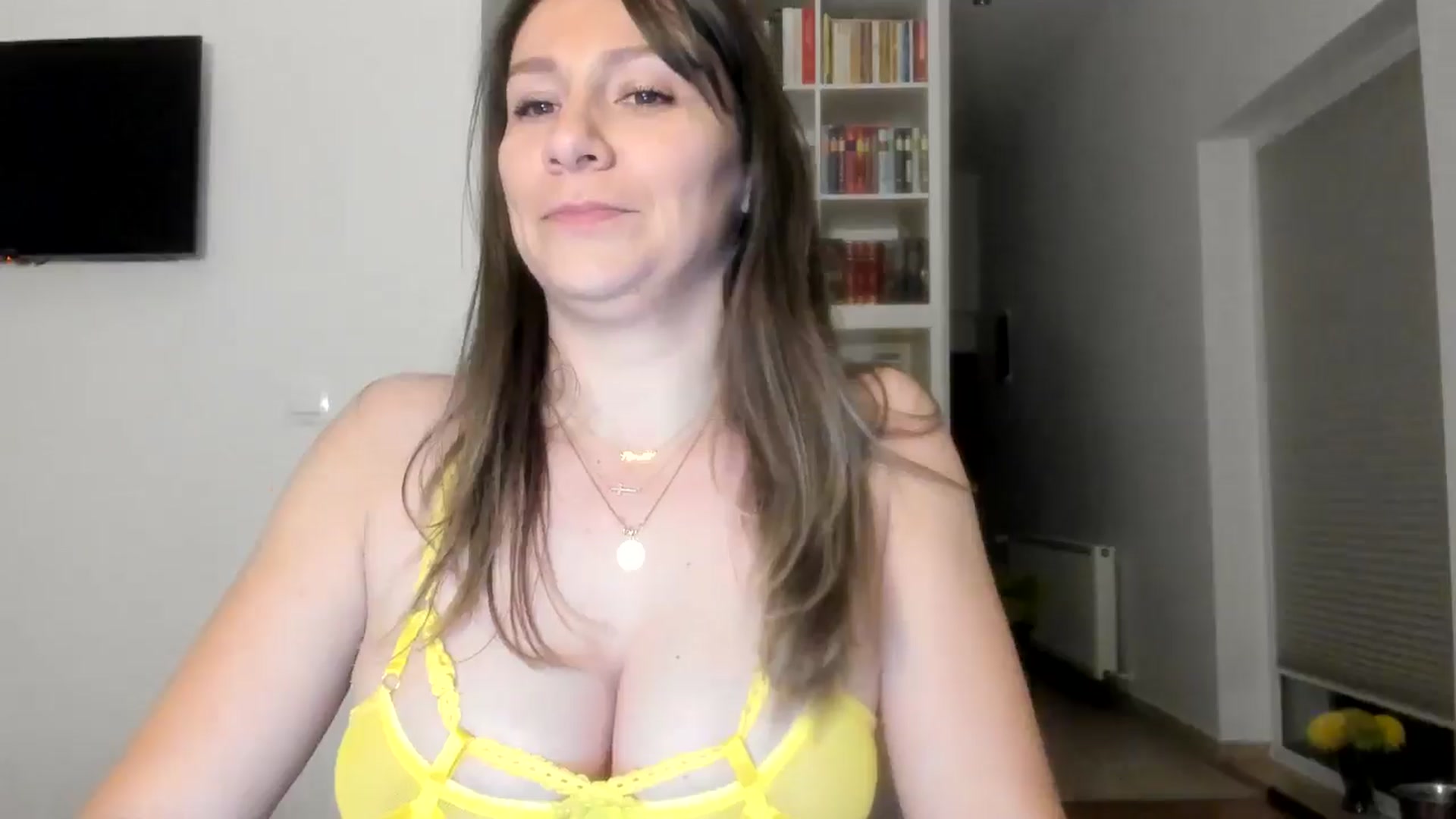 Gallery image thumbnail from ItsEvie's myfreecams stream on, 11/20/2025, 24:01 image 6 of 20