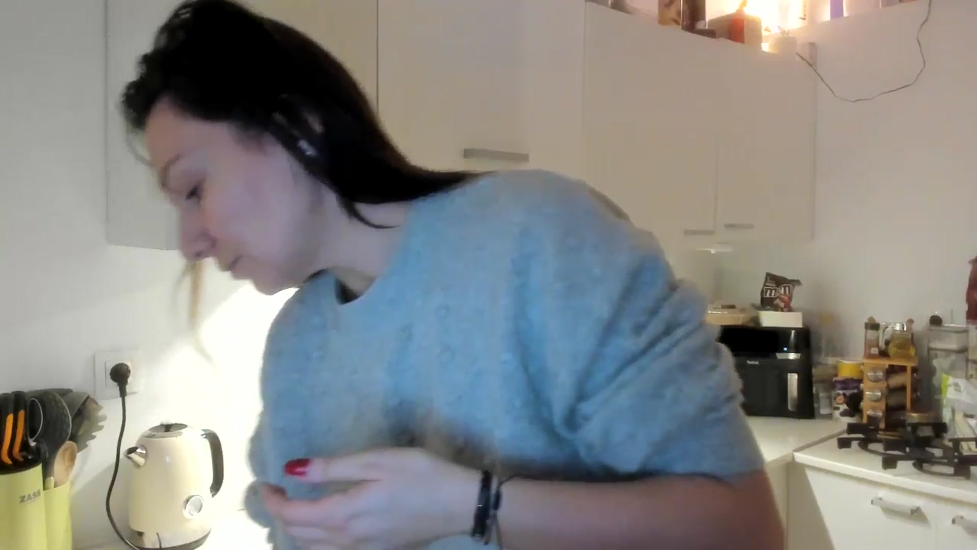 Gallery image thumbnail from ItsEvie's myfreecams stream on, 11/28/2025, 24:30 image 7 of 20