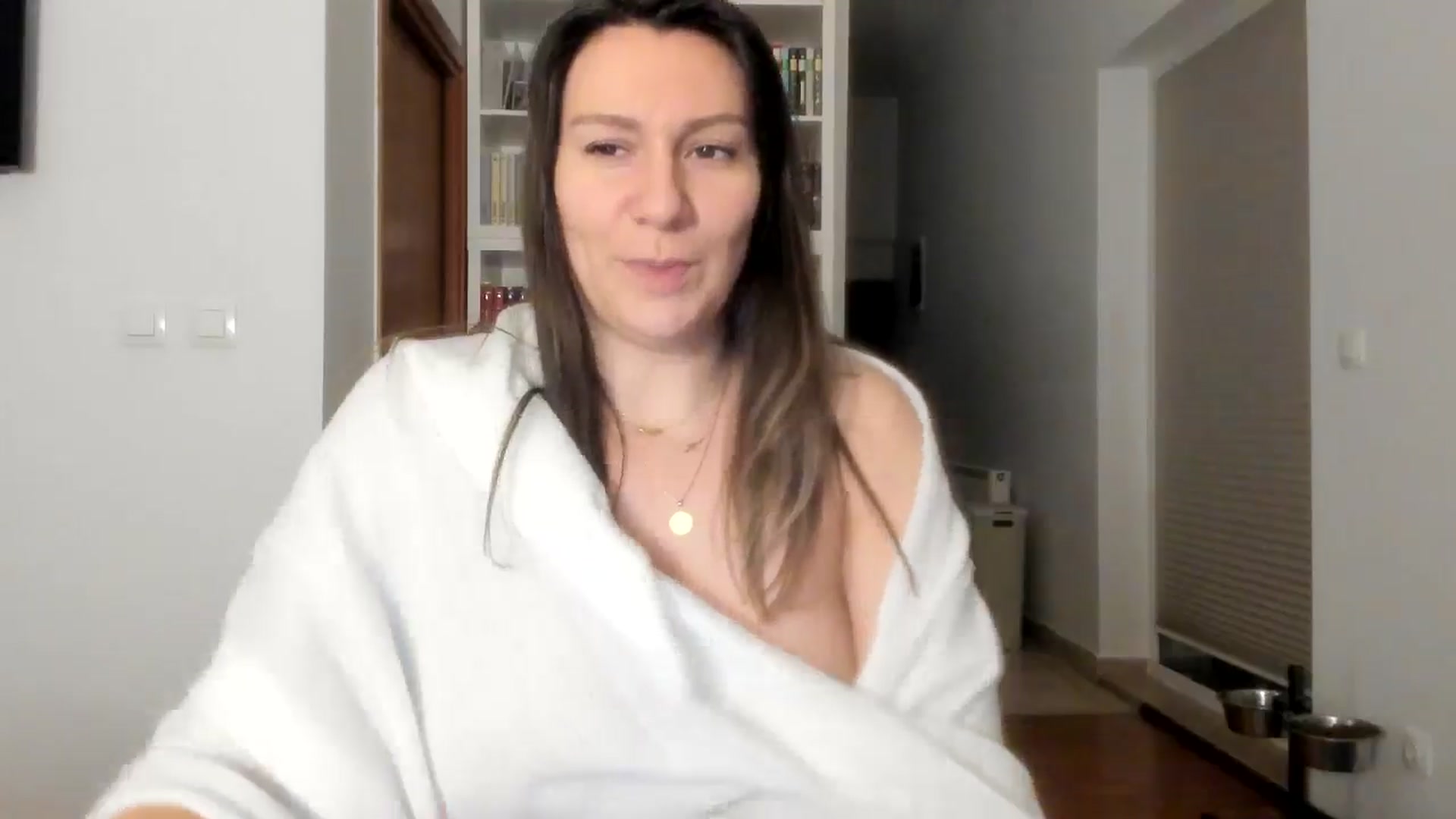 Gallery image thumbnail from ItsEvie's myfreecams stream on, 12/01/2025, 24:21 image 13 of 20