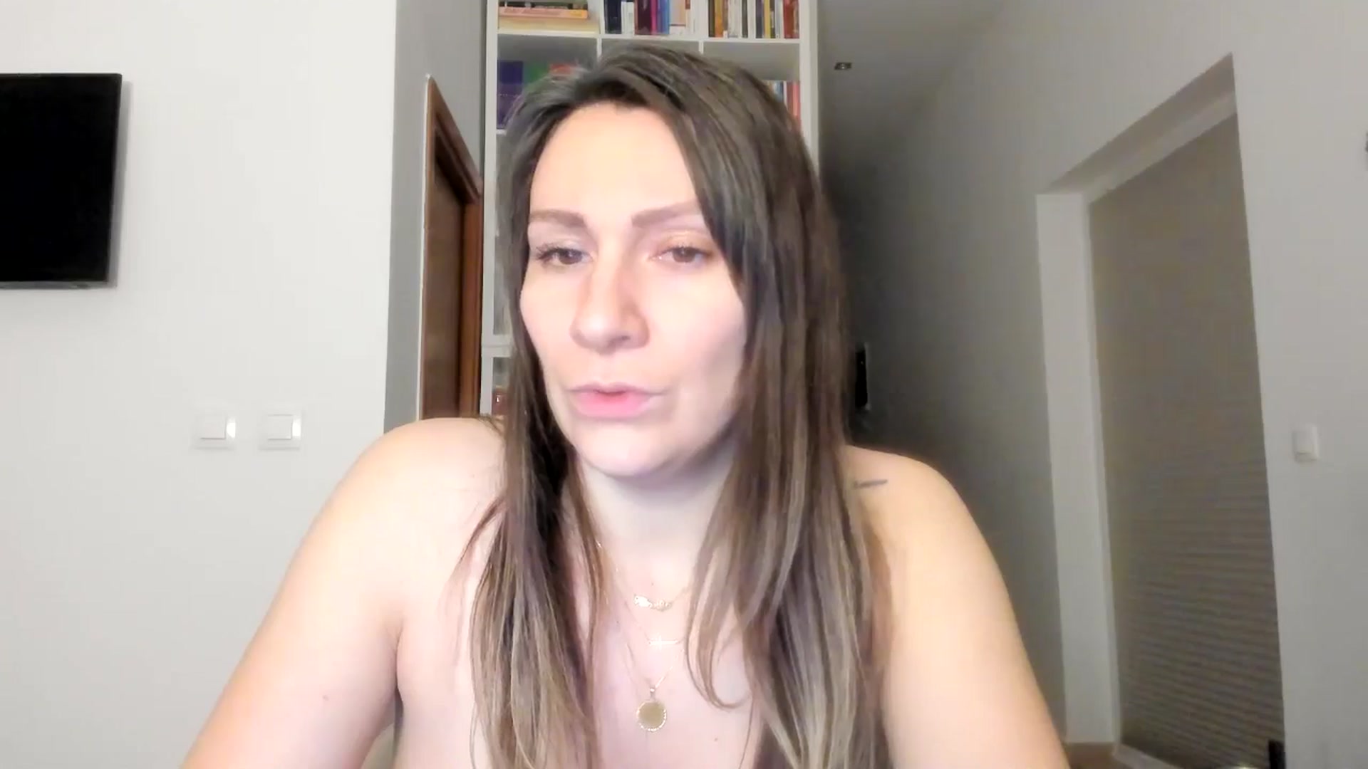 Gallery image thumbnail from ItsEvie's myfreecams stream on, 12/03/2025, 24:56 image 11 of 20