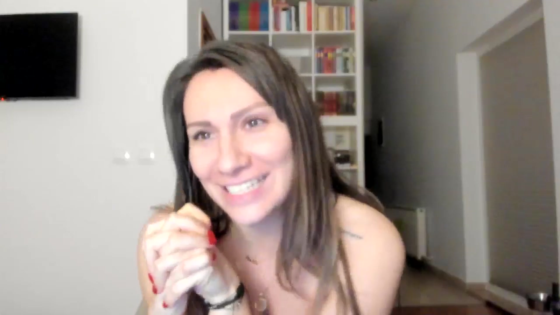 Gallery image thumbnail from ItsEvie's myfreecams stream on, 12/03/2025, 01:03 image 11 of 20