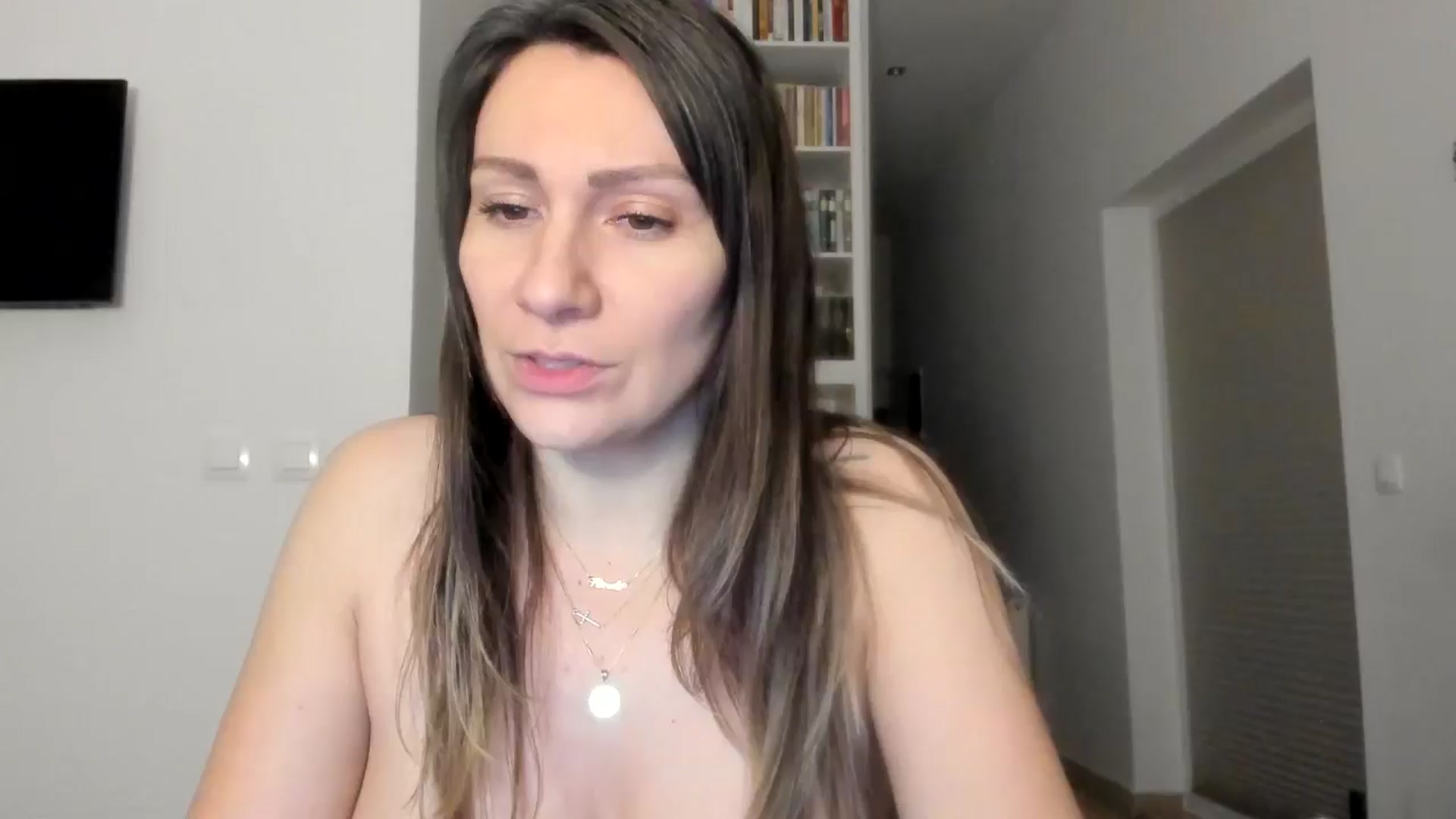 Gallery image thumbnail from ItsEvie's myfreecams stream on, 12/03/2025, 01:03 image 19 of 20