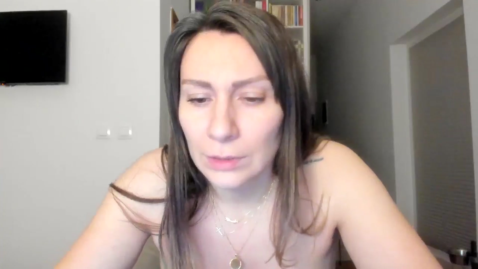 Gallery image thumbnail from ItsEvie's myfreecams stream on, 12/03/2025, 01:03 image 12 of 20