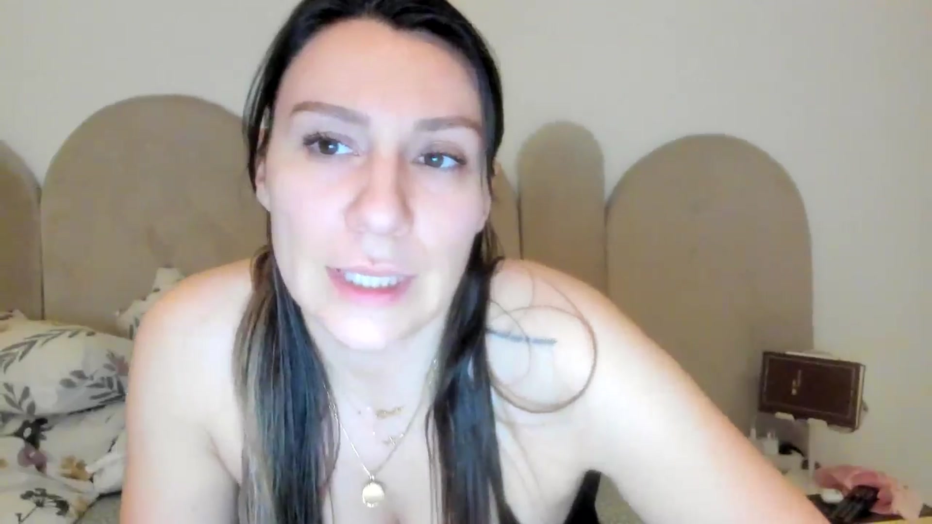 Gallery image thumbnail from ItsEvie's myfreecams stream on, 12/28/2025, 21:16 image 10 of 20