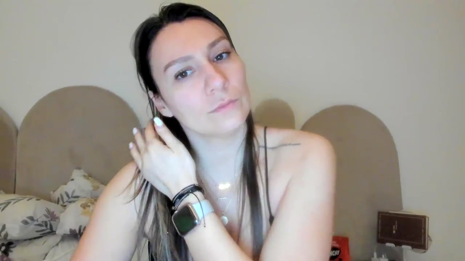 Gallery image thumbnail from ItsEvie's myfreecams stream on, 12/28/2025, 21:16 image 14 of 20