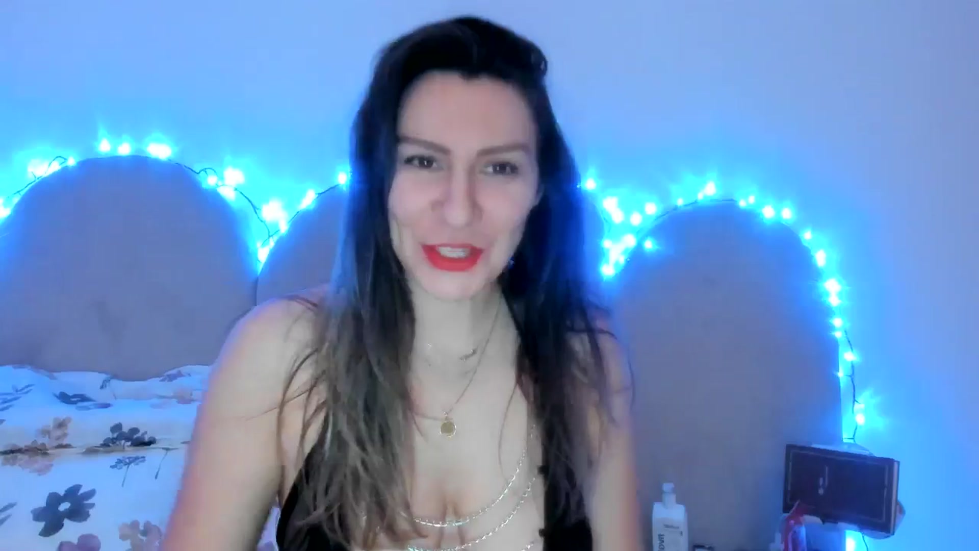 Gallery image thumbnail from ItsEvie's myfreecams stream on, 12/29/2025, 20:43 image 17 of 20