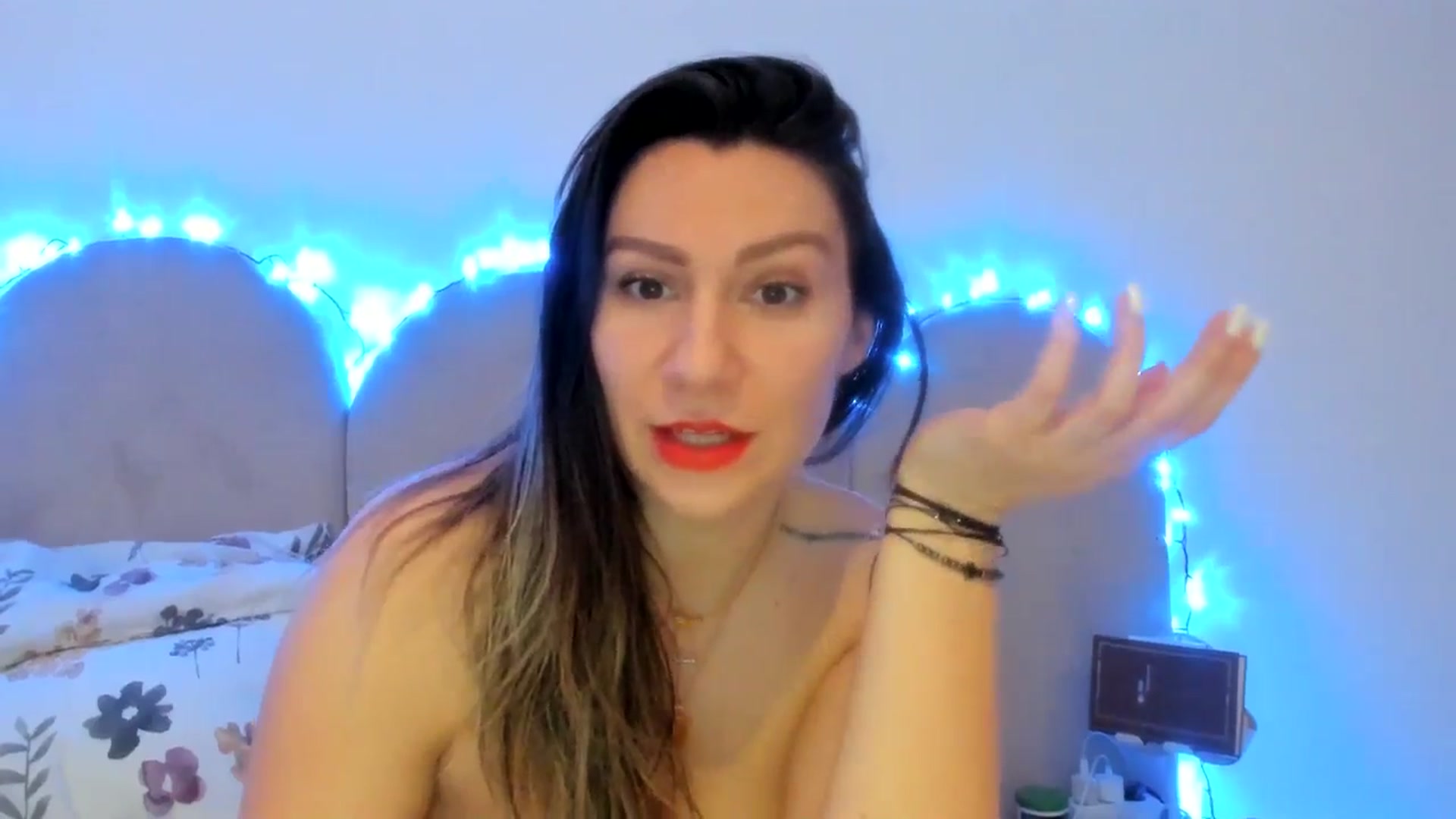 Gallery image thumbnail from ItsEvie's myfreecams stream on, 12/29/2025, 21:40 image 15 of 20