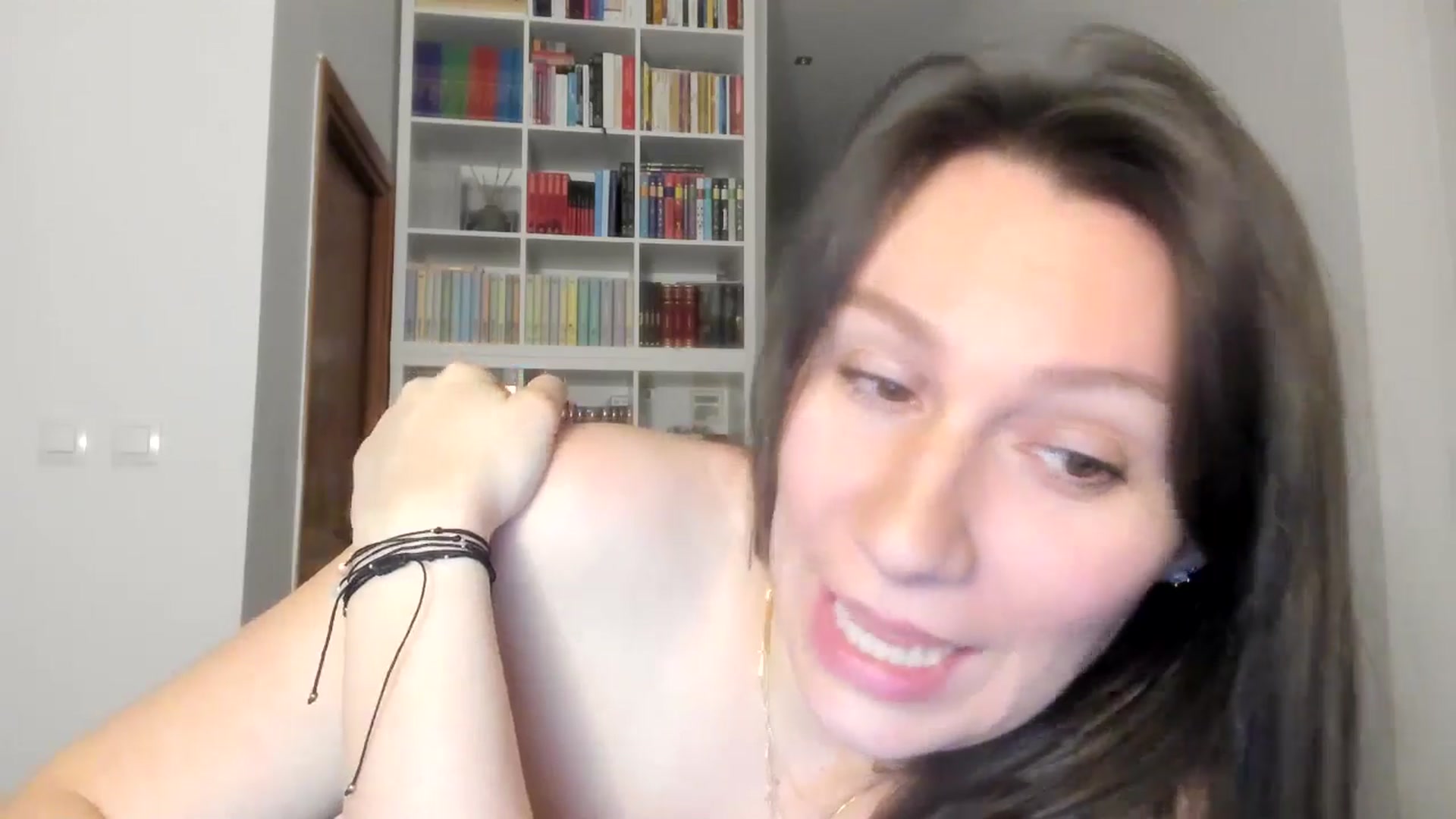 Gallery image thumbnail from ItsEvie's myfreecams stream on, 01/05/2026, 23:28 image 17 of 20