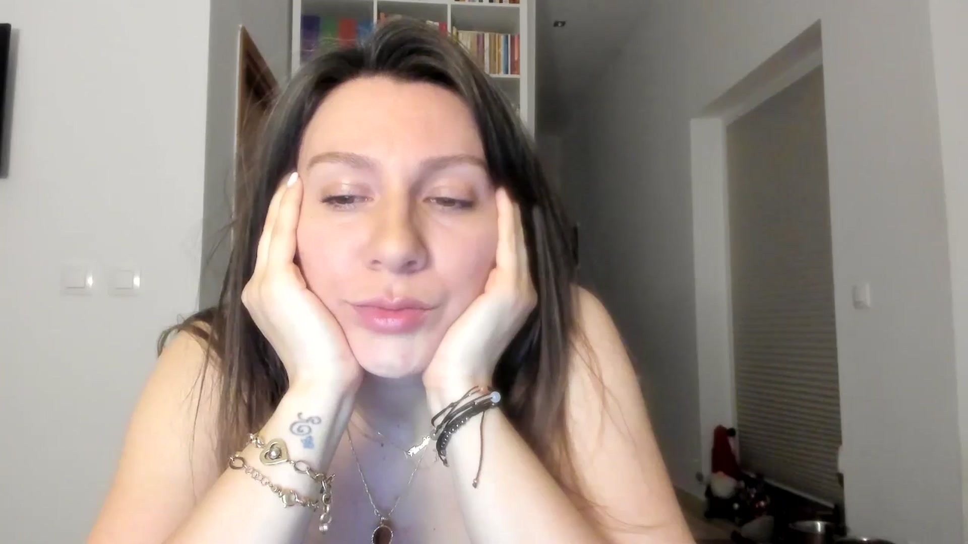 Gallery image thumbnail from ItsEvie's myfreecams stream on, 01/05/2026, 23:28 image 8 of 20
