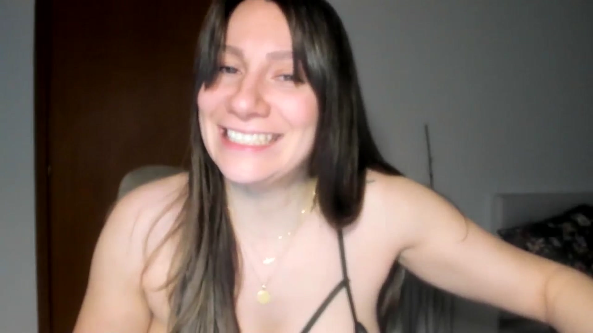 Gallery image thumbnail from ItsEvie's myfreecams stream on, 01/15/2026, 23:59 image 17 of 20