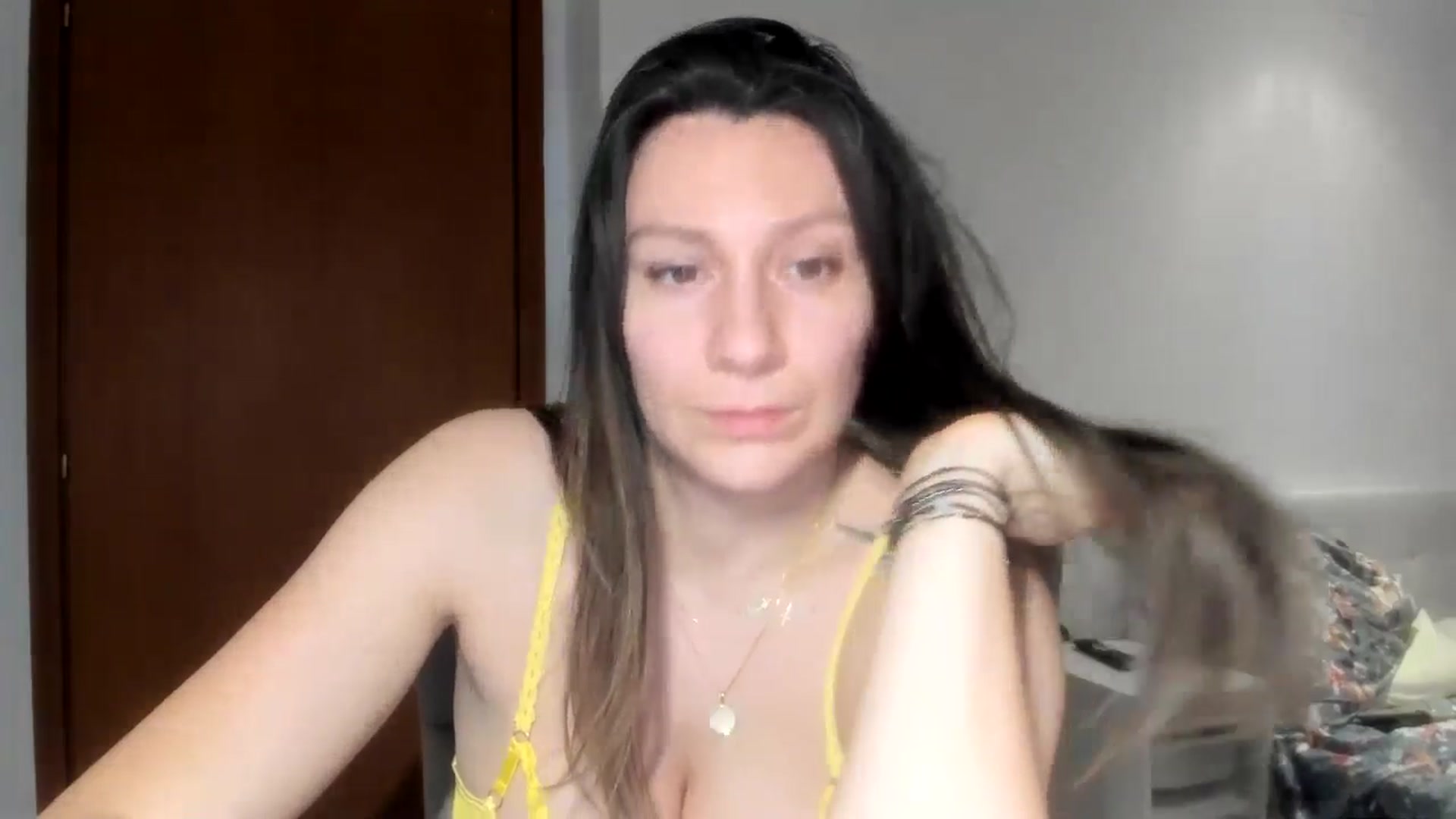 Gallery image thumbnail from ItsEvie's myfreecams stream on, 01/18/2026, 23:01 image 19 of 20
