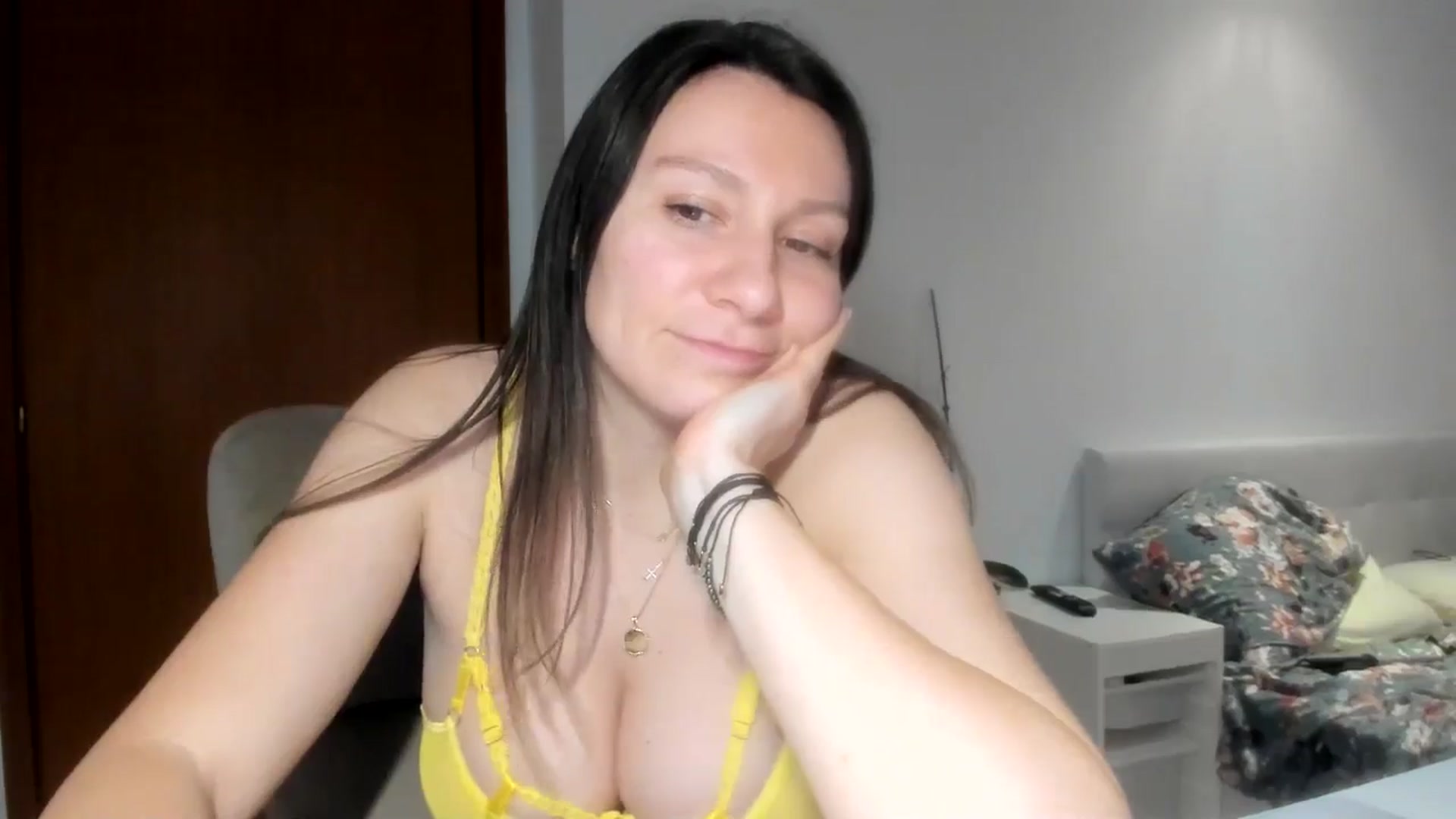 Gallery image thumbnail from ItsEvie's myfreecams stream on, 01/18/2026, 23:01 image 8 of 20