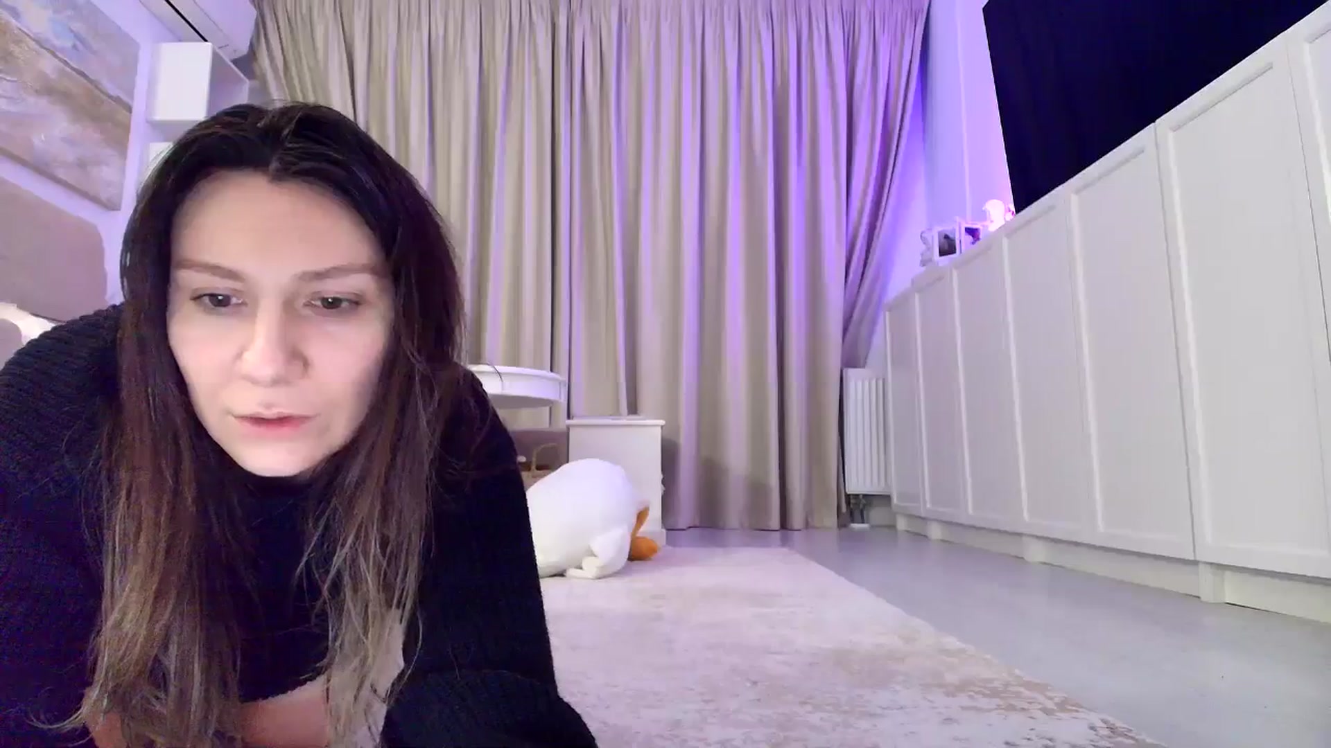 Gallery image thumbnail from ItsEvie's myfreecams stream on, 01/30/2026, 24:27 image 13 of 20