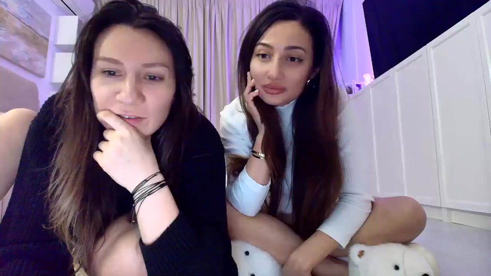 Gallery image thumbnail from ItsEvie's myfreecams stream on, 01/30/2026, 24:27 image 18 of 20