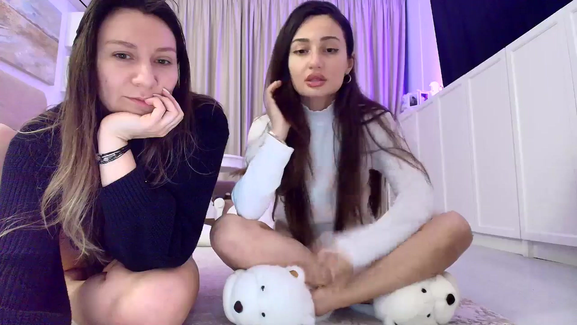 Gallery image thumbnail from ItsEvie's myfreecams stream on, 01/30/2026, 24:27 image 7 of 20