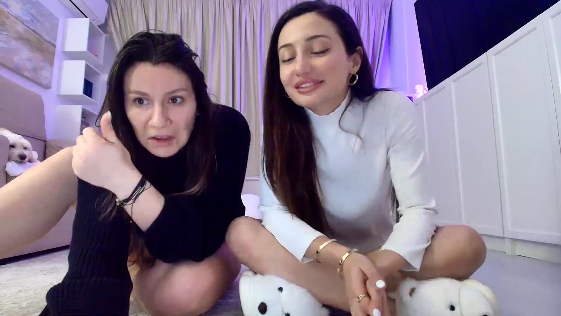 Gallery image thumbnail from ItsEvie's myfreecams stream on, 01/30/2026, 24:27 image 16 of 20