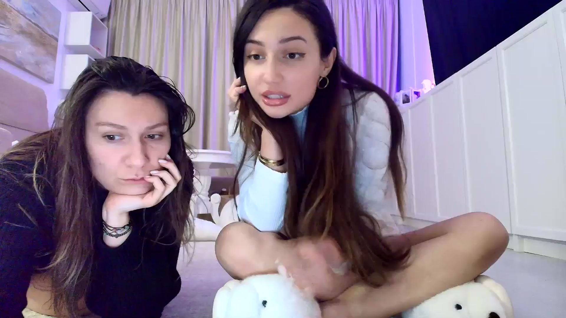 Gallery image thumbnail from ItsEvie's myfreecams stream on, 01/30/2026, 24:27 image 1 of 20