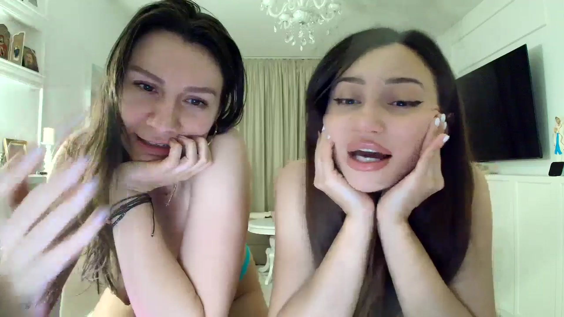 Gallery image thumbnail from ItsEvie's myfreecams stream on, 02/05/2026, 24:31 image 17 of 20