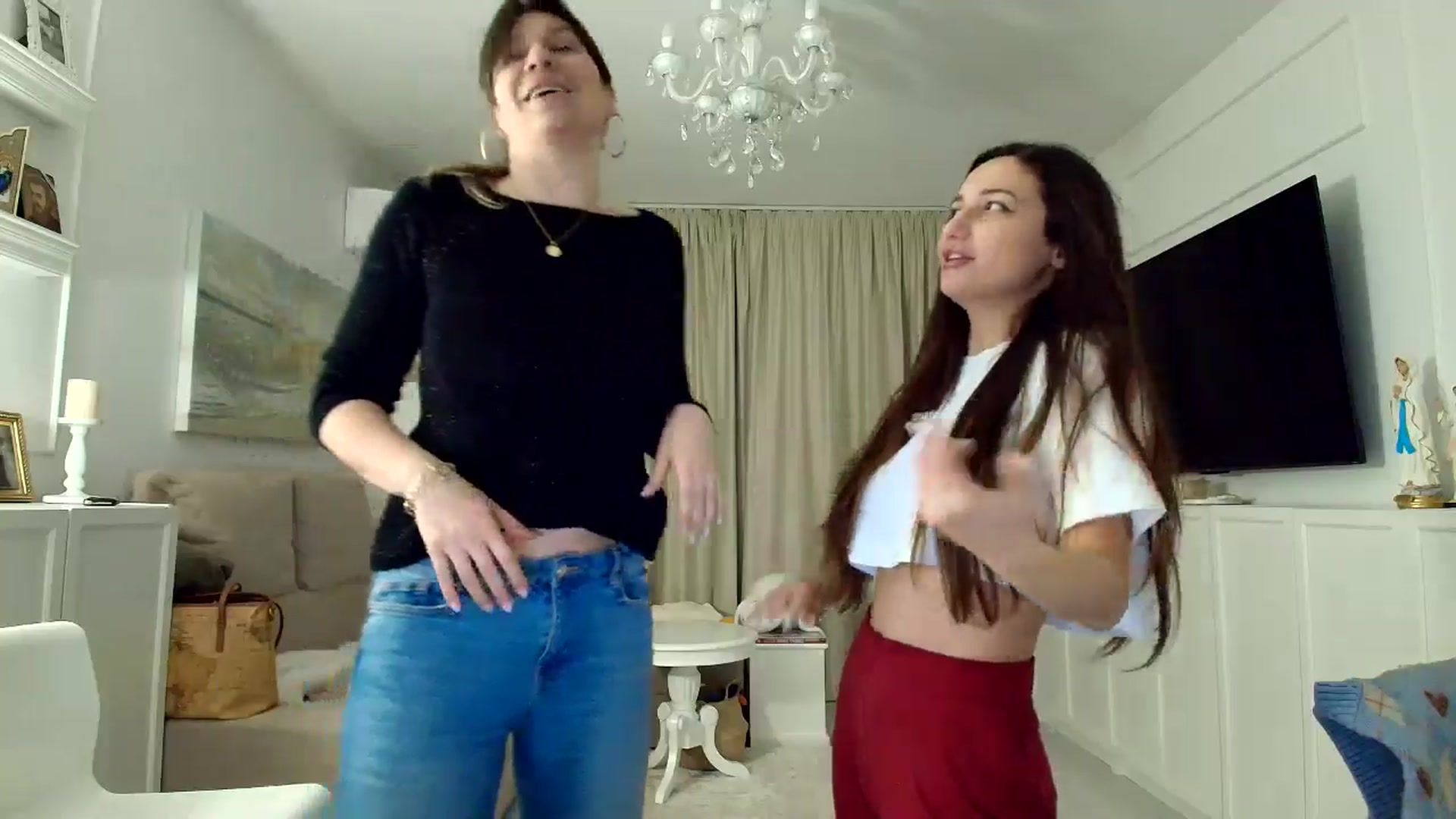 Gallery image thumbnail from ItsEvie's myfreecams stream on, 02/05/2026, 22:03 image 19 of 20