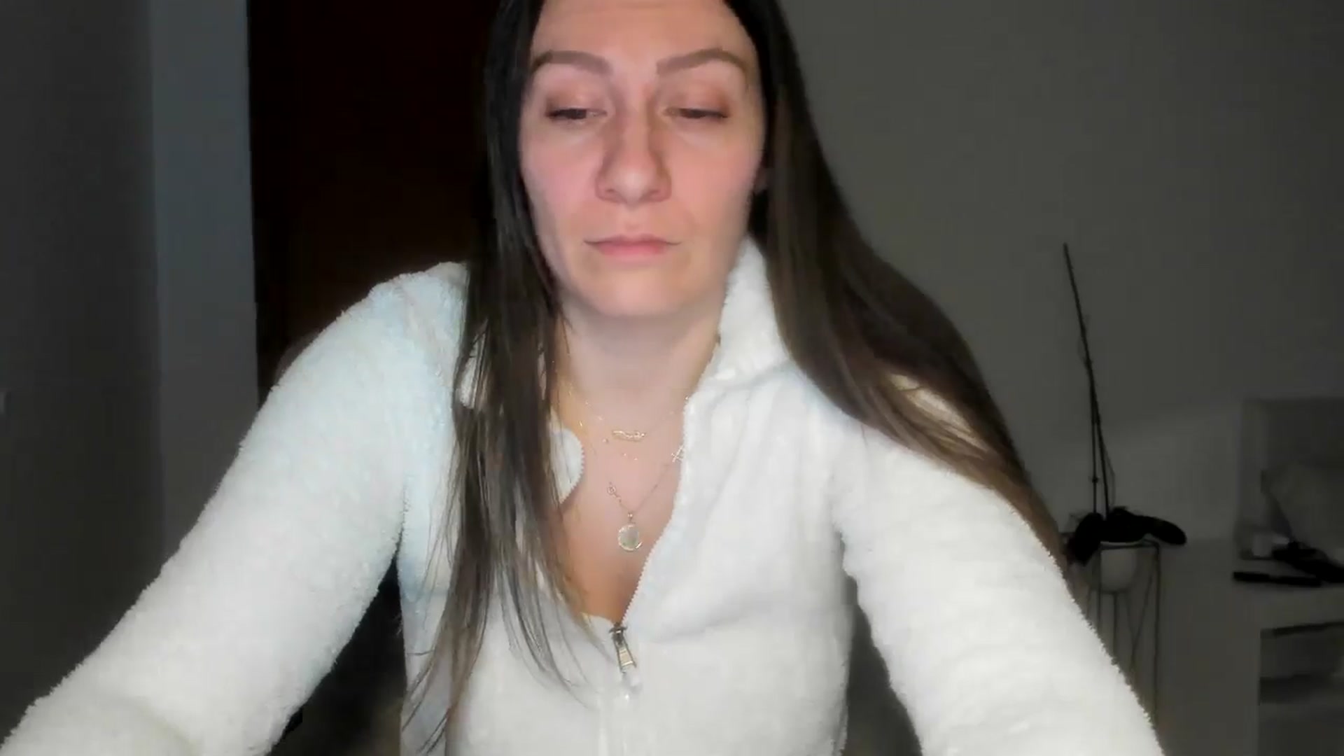Gallery image thumbnail from ItsEvie's myfreecams stream on, 02/12/2026, 24:03 image 18 of 20