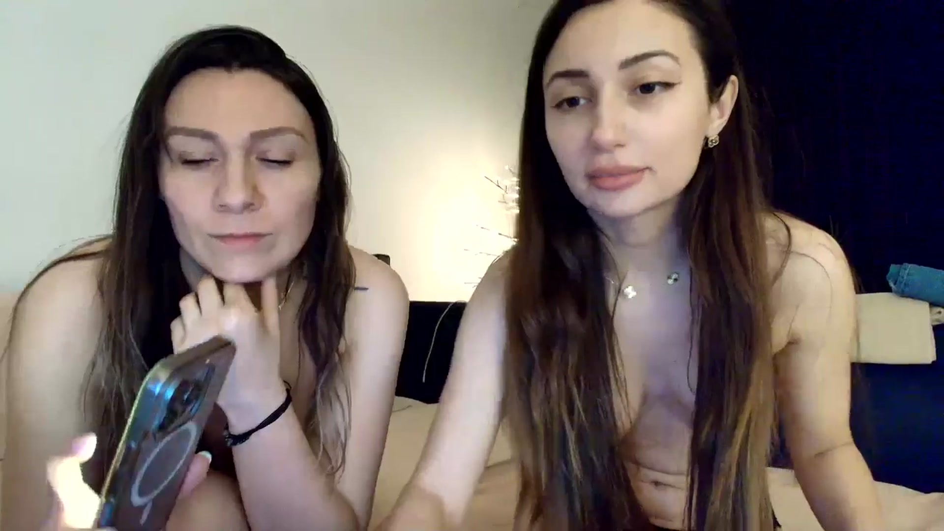 Gallery image thumbnail from ItsEvie's myfreecams stream on, 02/18/2026, 01:23 image 13 of 20