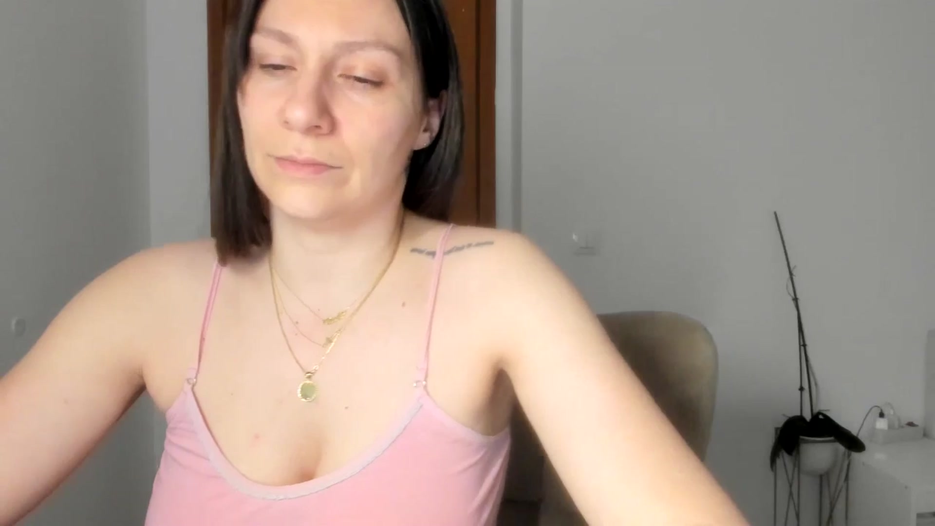 Gallery image thumbnail from ItsEvie's myfreecams stream on, 02/26/2026, 24:24 image 4 of 20